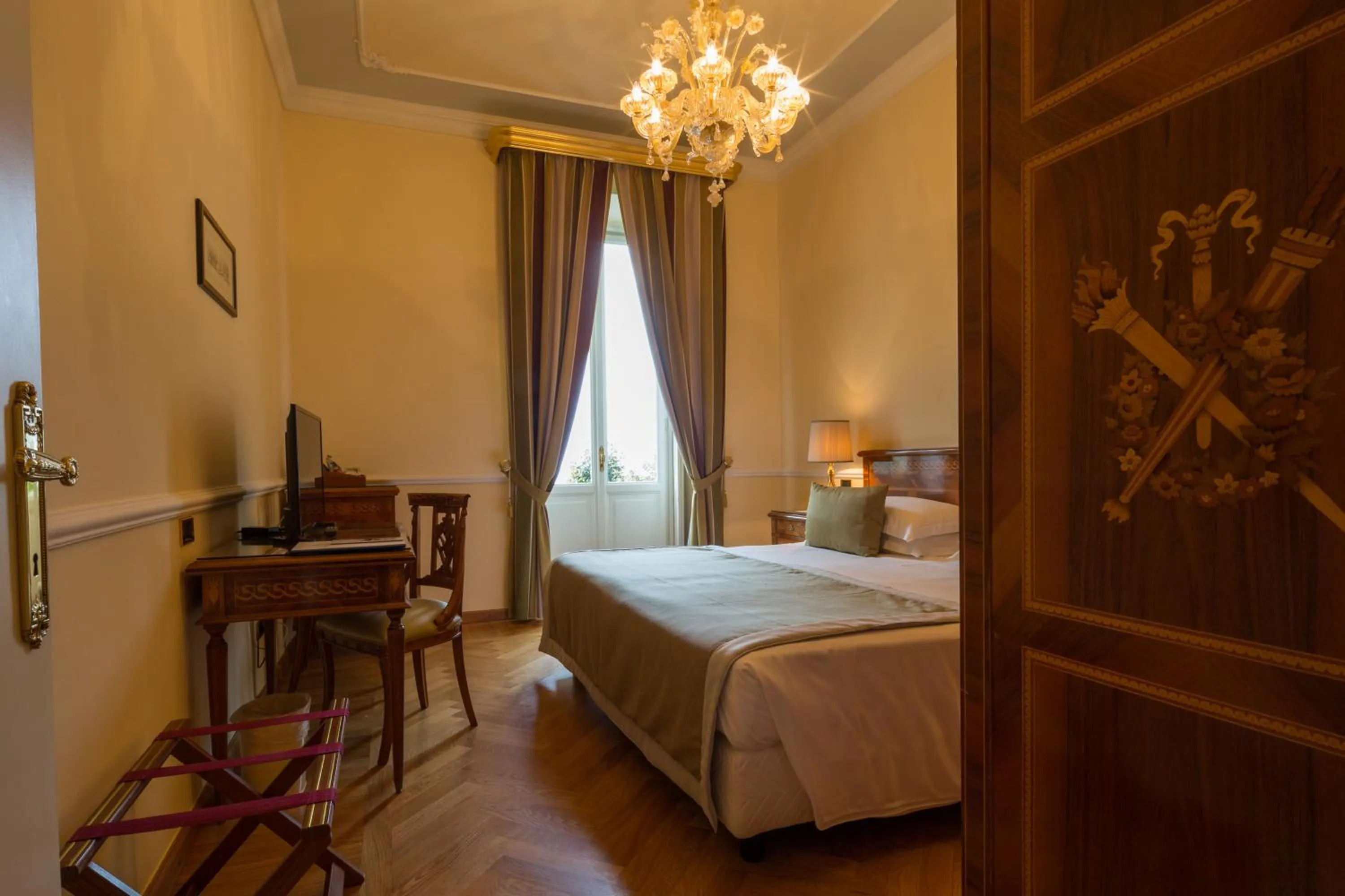 Photo of the whole room, Bed in Imperiale Palace Hotel