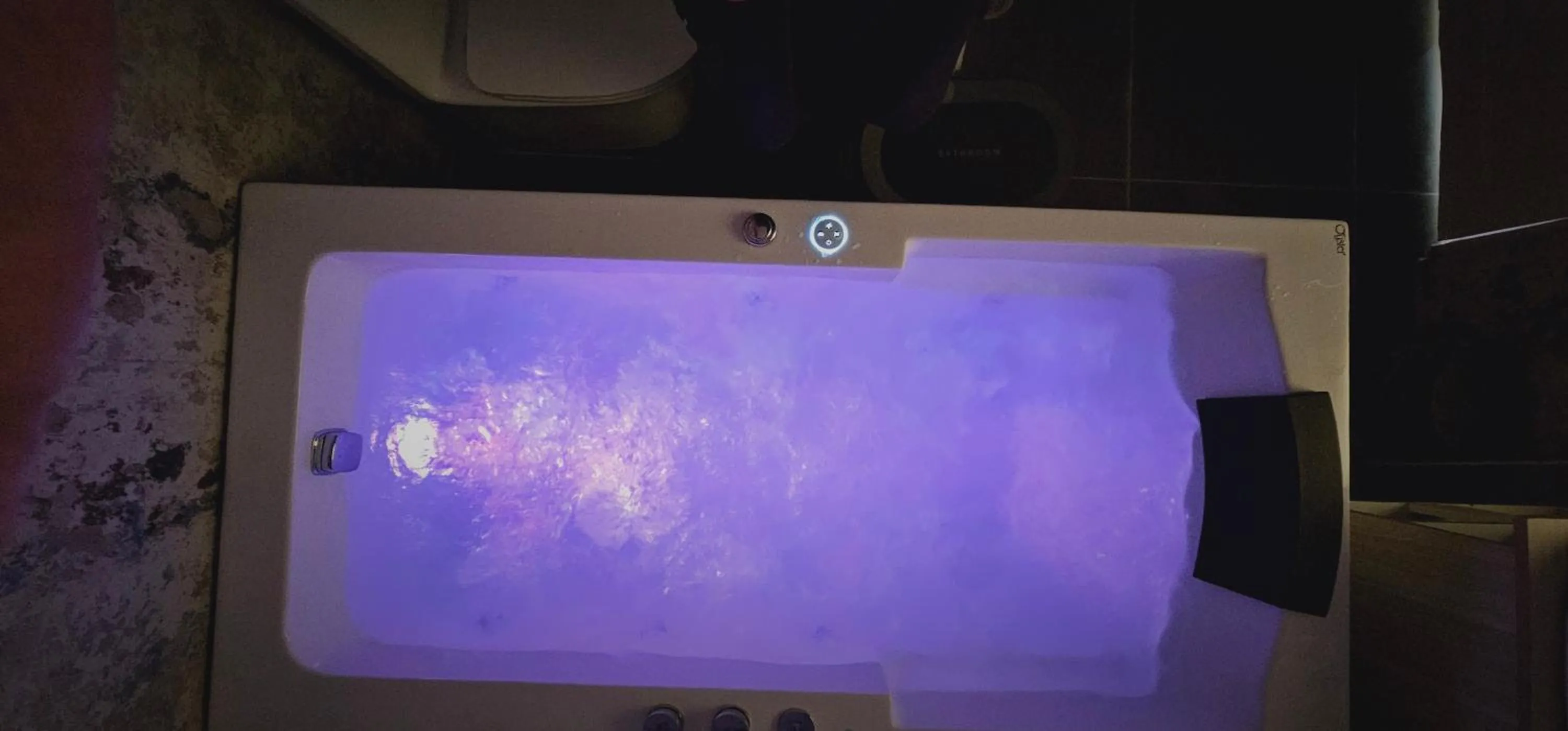 Hot Spring Bath in The Bunksters Bir