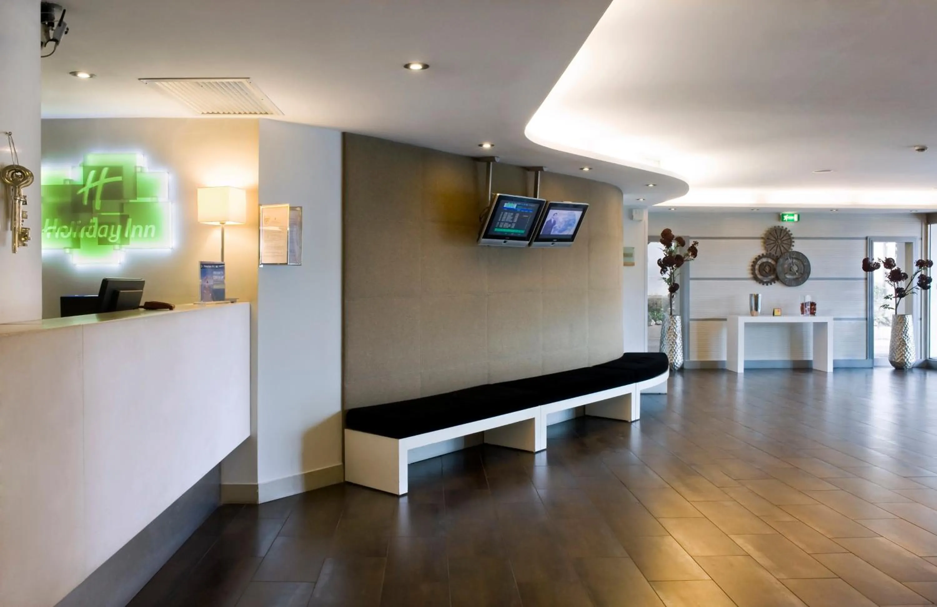 Property building in Holiday Inn Naples by IHG