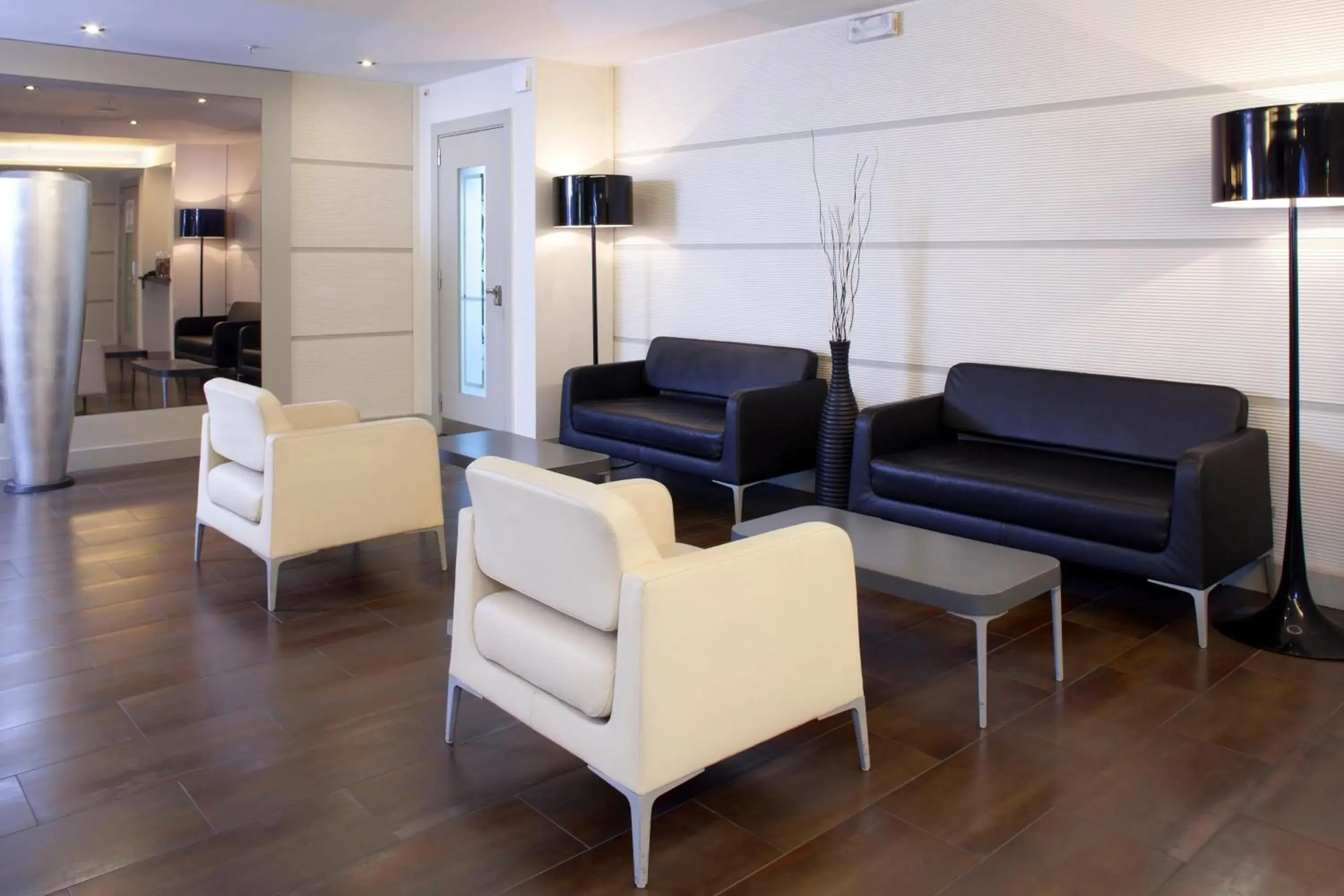 Property building in Holiday Inn Naples by IHG Property building in Holiday Inn Naples by IHG