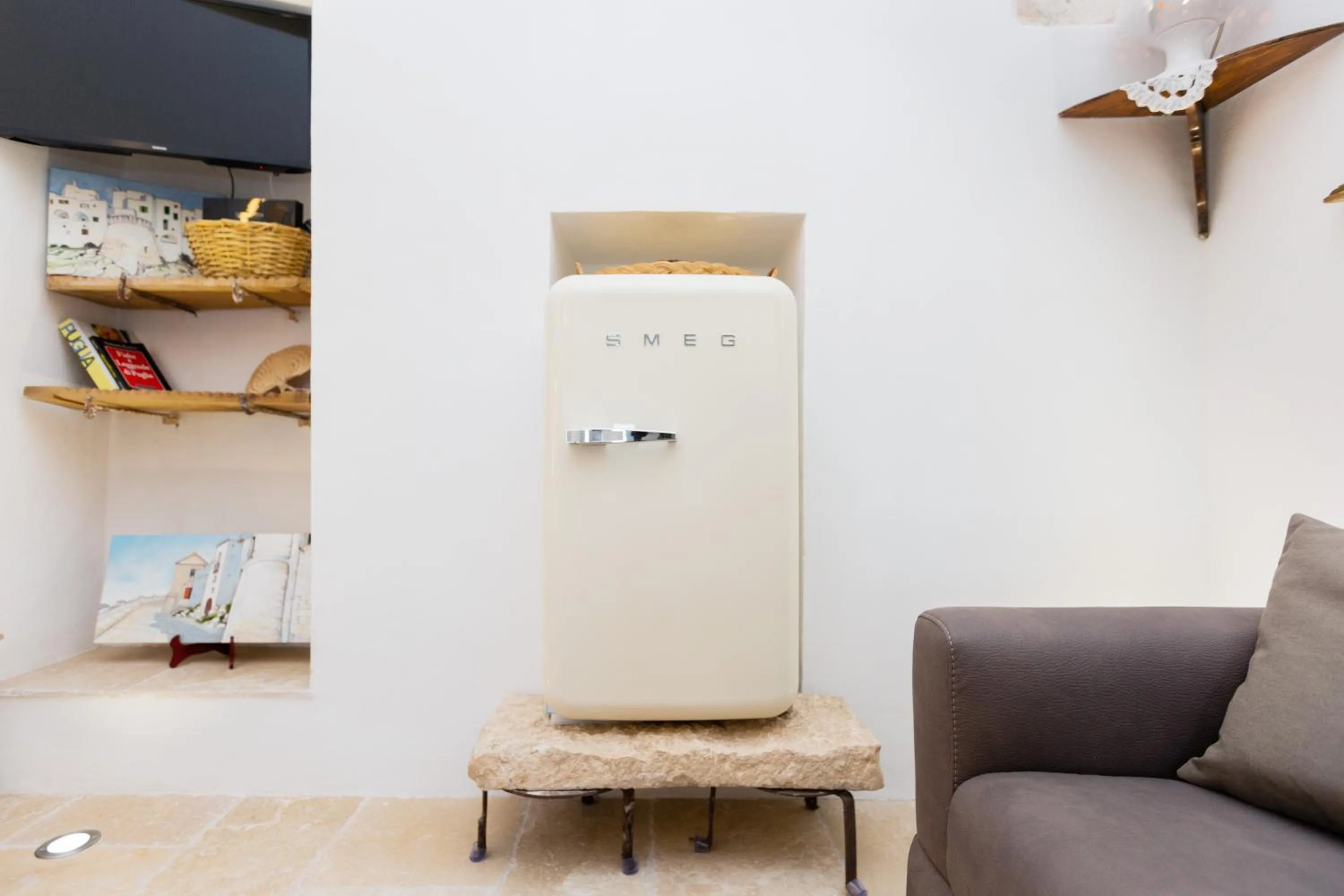 Living room in BELLE HOME OSTUNI vasca vista mare