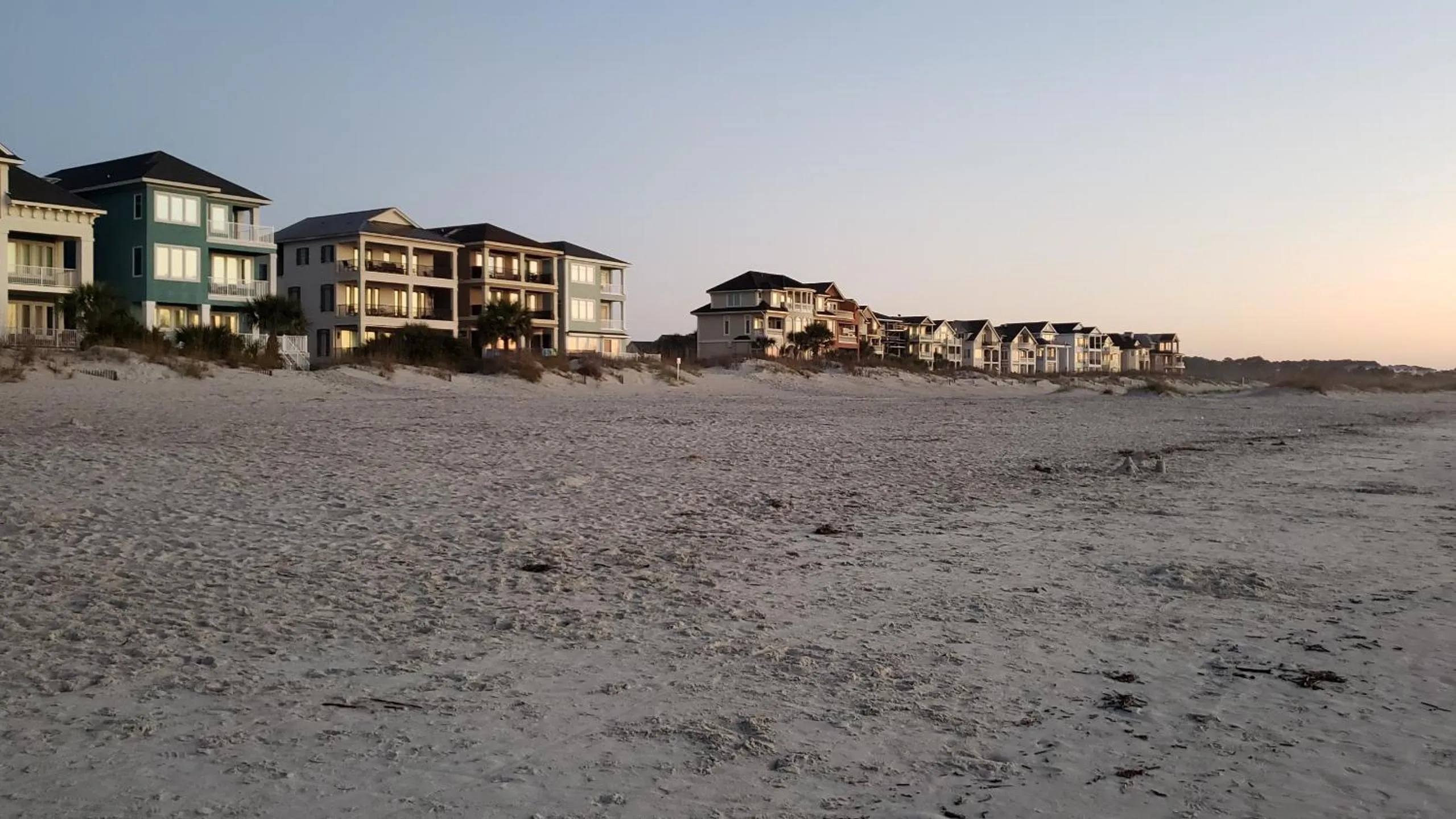Beach in Gorgeous 2 Bedroom Condo