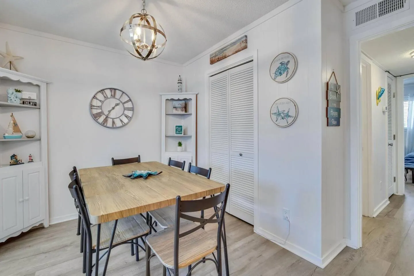 Gorgeous 2 Bedroom Condo