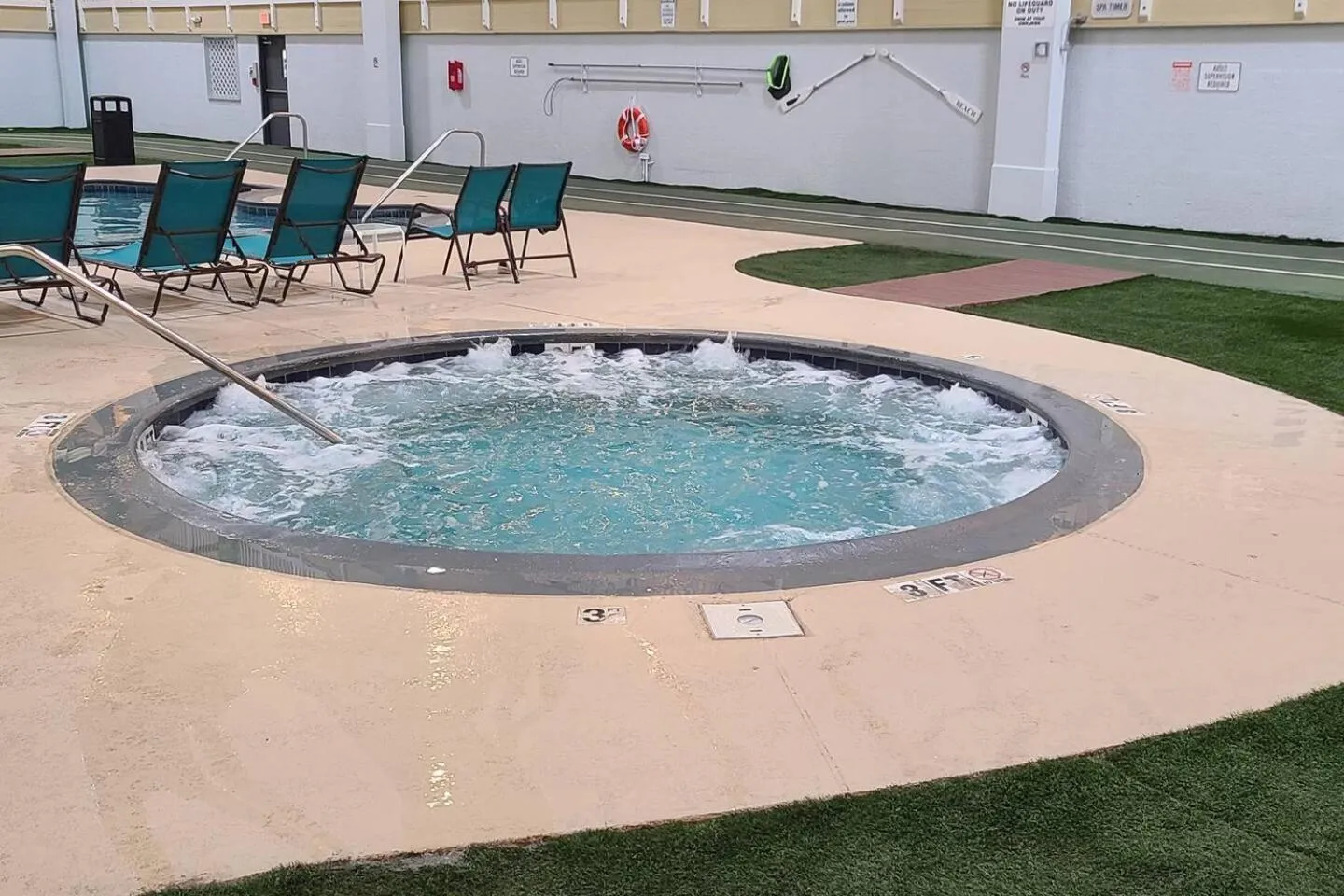 Gorgeous 2 Bedroom Condo