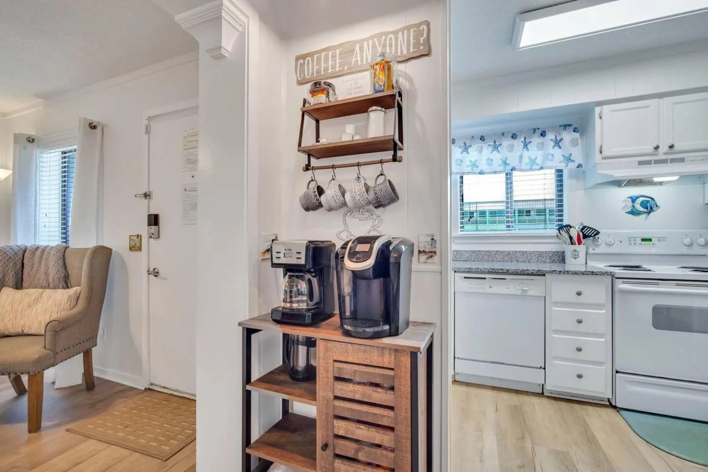 Gorgeous 2 Bedroom Condo