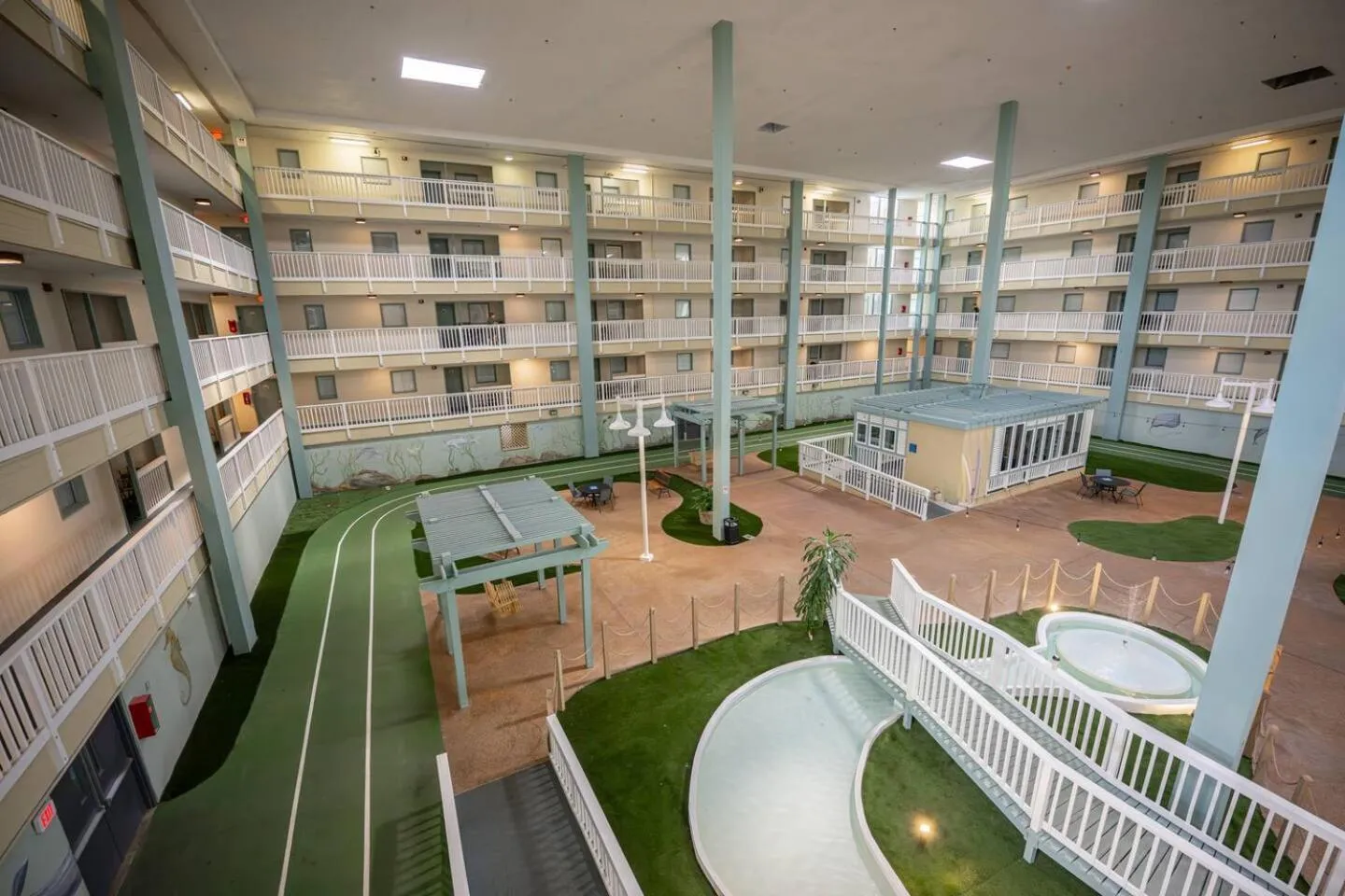 Gorgeous 2 Bedroom Condo