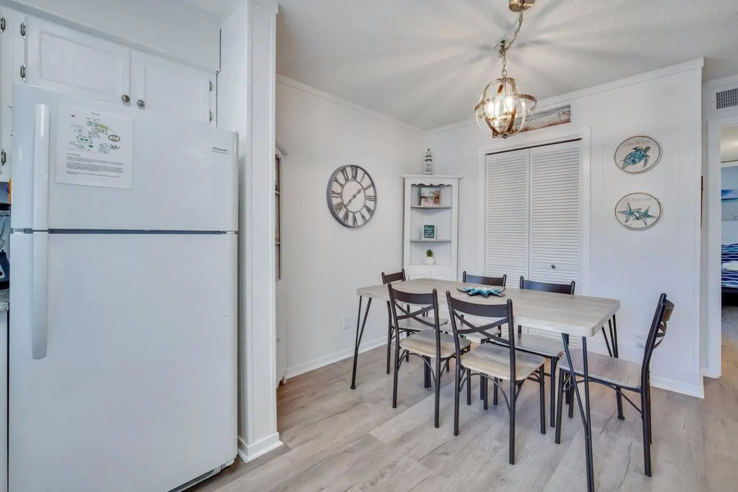 Gorgeous 2 Bedroom Condo