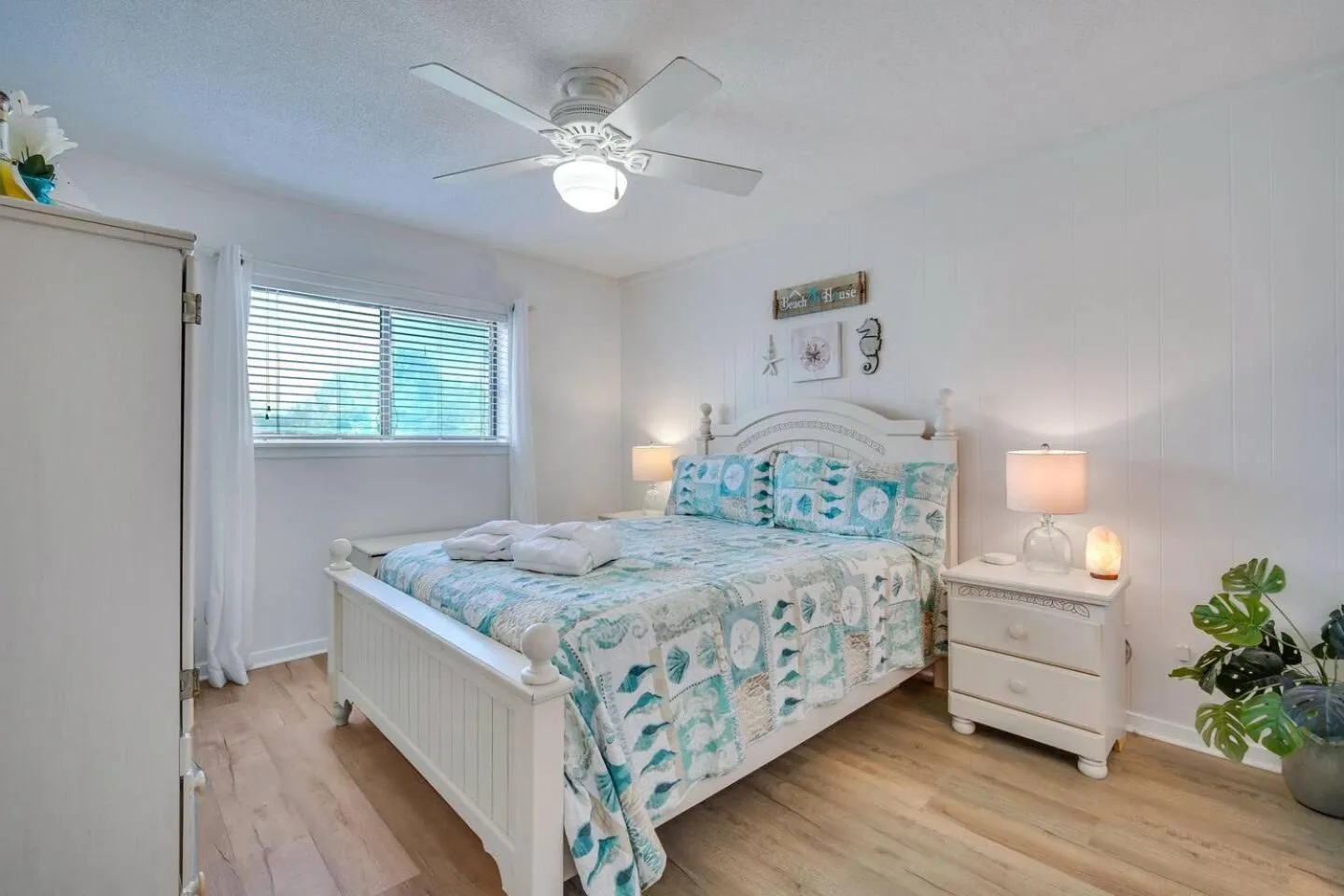 Bed in Gorgeous 2 Bedroom Condo