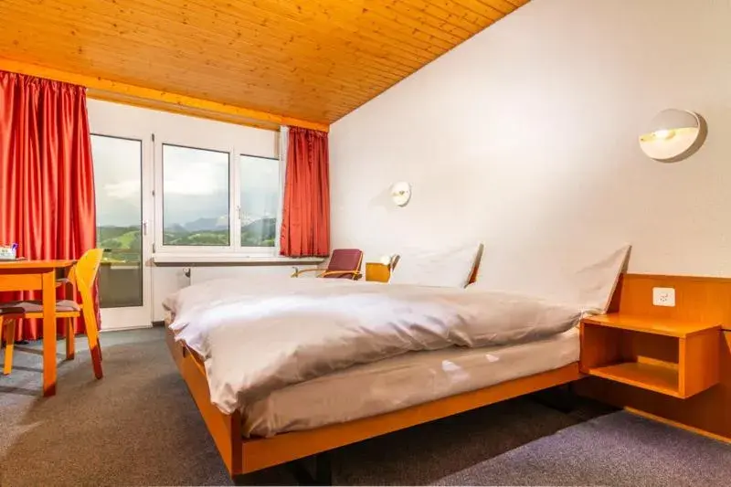 Double Room with Shared Bathroom in Hotel Swiss Views Double Room with Shared Bathroom in Hotel Swiss Views