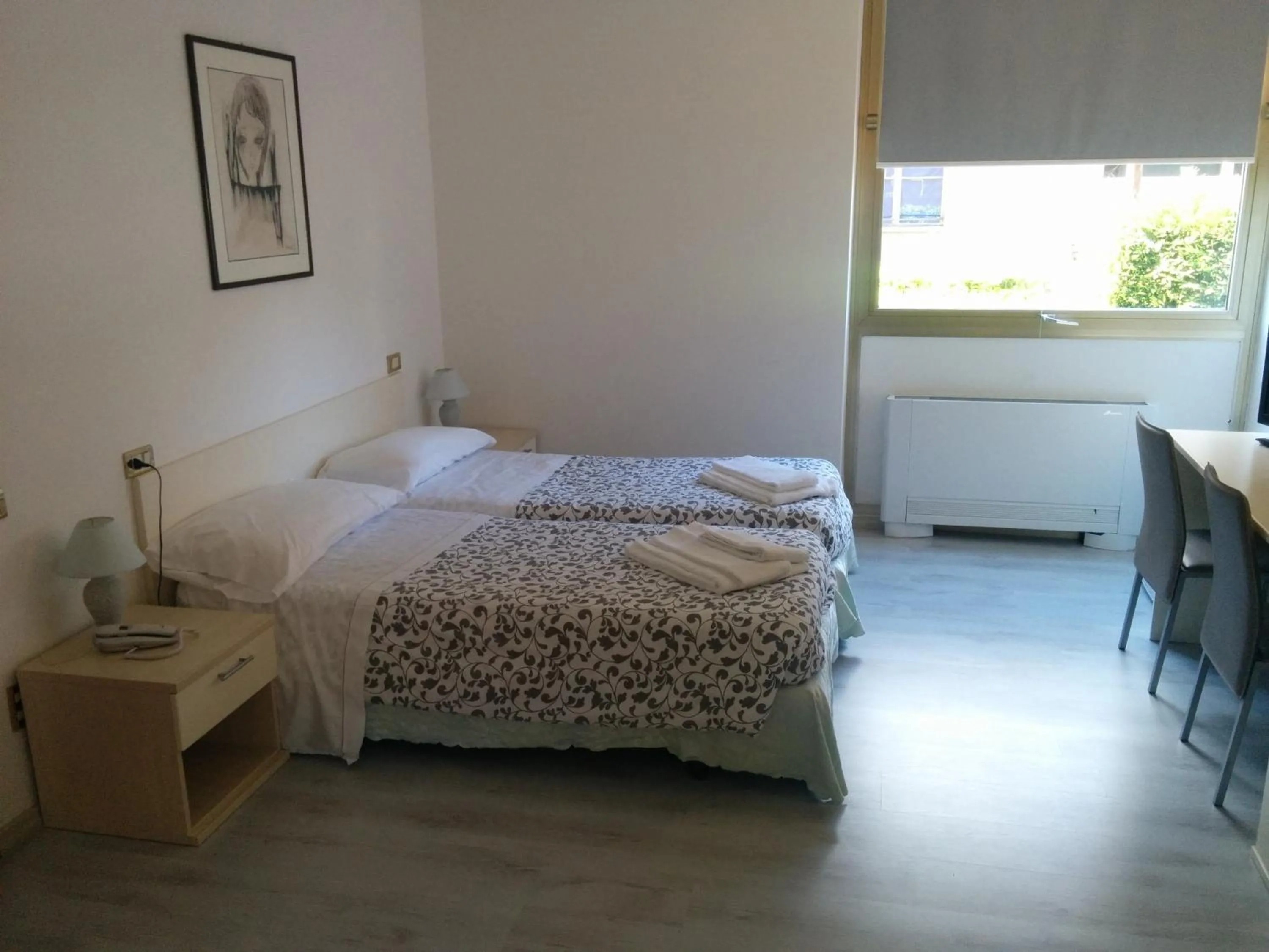 Pool view, Bed in Hotel Gardesana