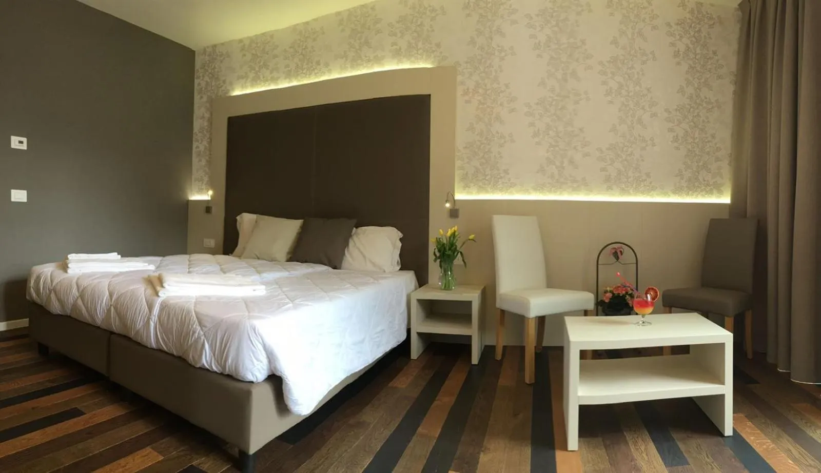 Bed in Hotel Gardesana