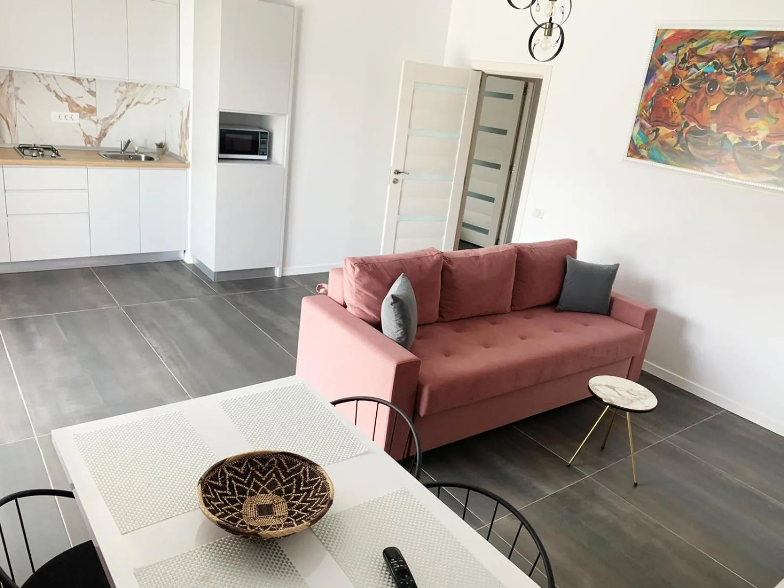 TV and multimedia in WAVE 4 Apartments Mamaia Nord