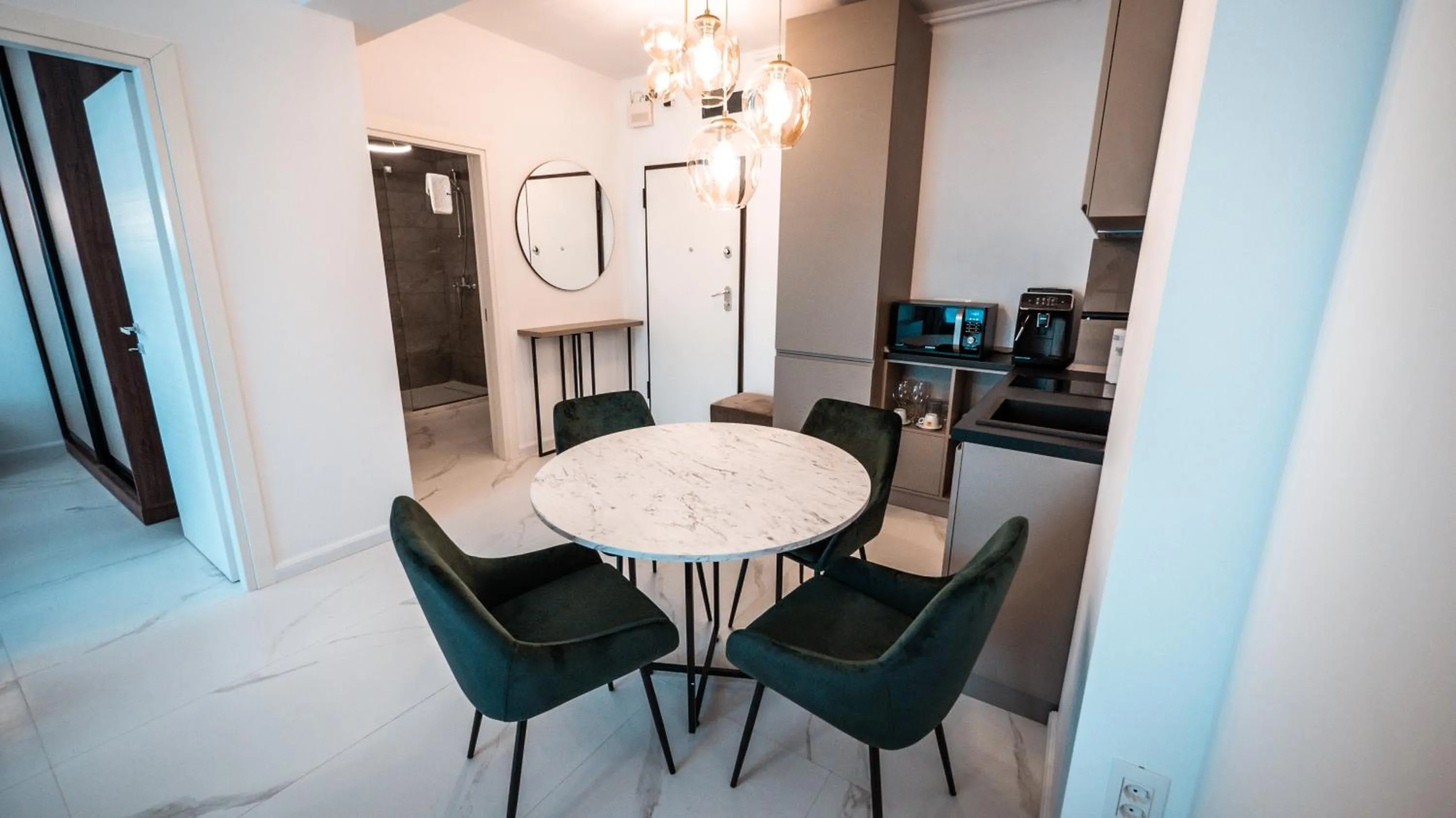 Dining area in WAVE 4 Apartments Mamaia Nord