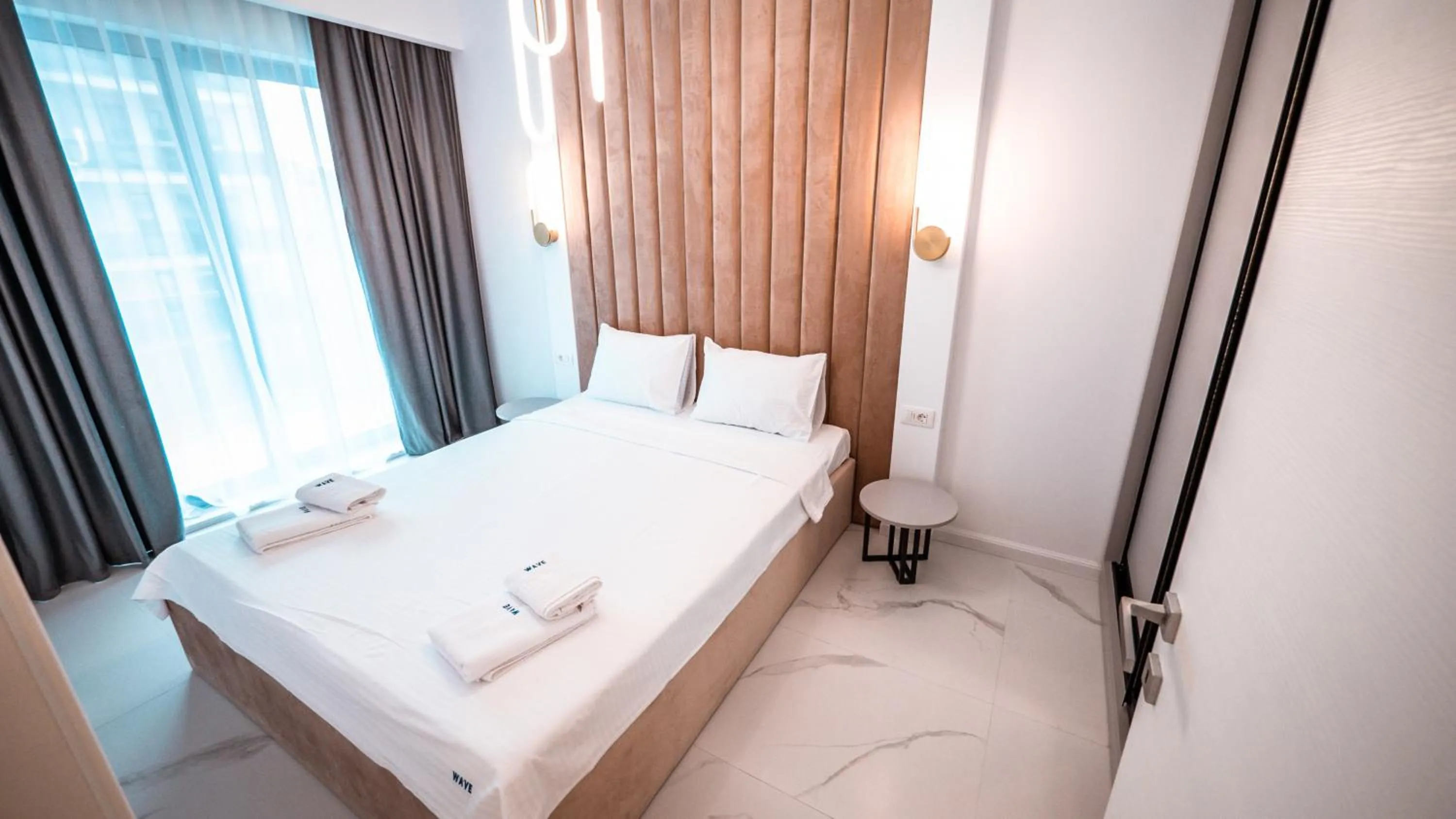 Bedroom, Bed in WAVE 4 Apartments Mamaia Nord