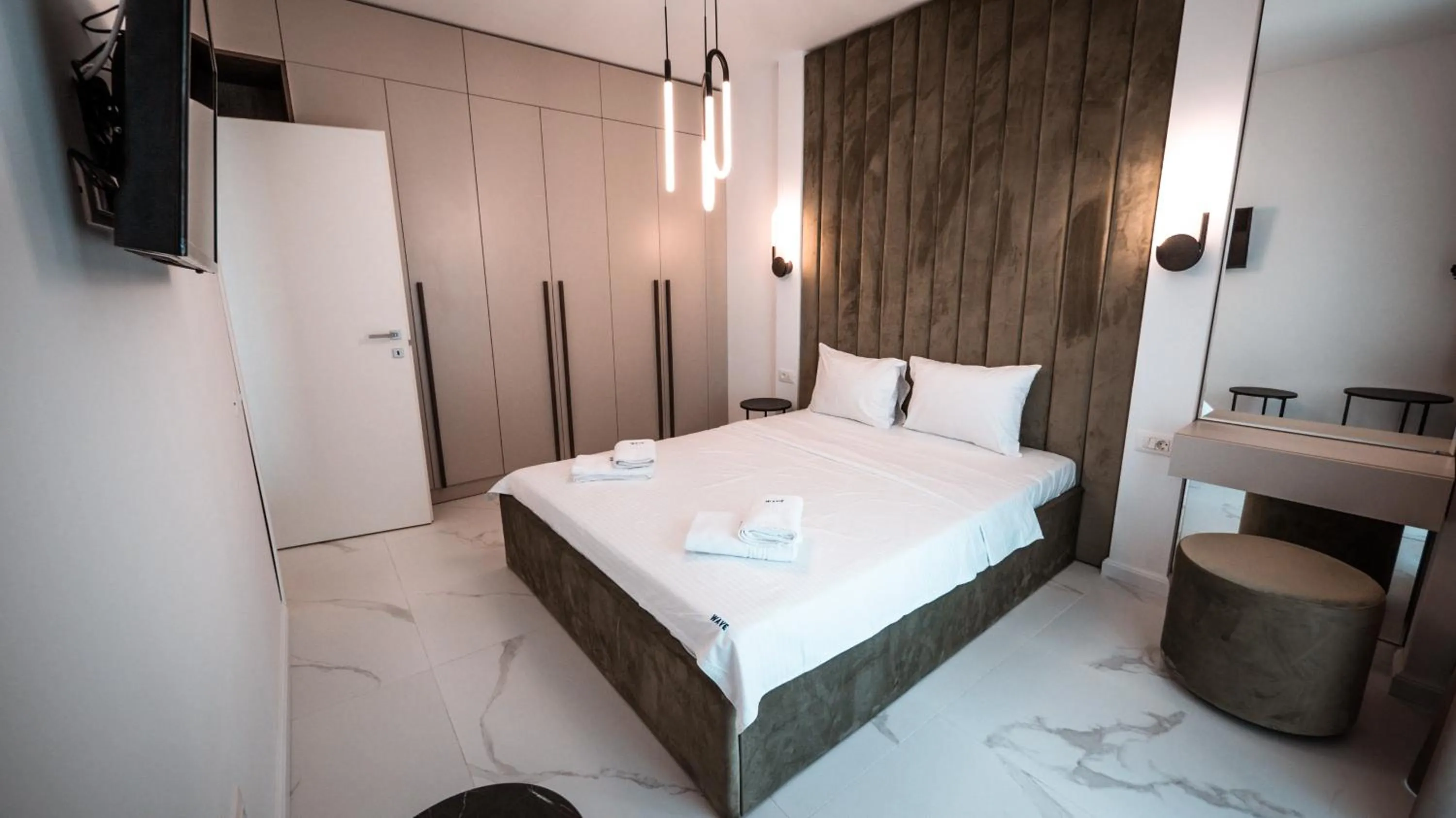 Bedroom, Bed in WAVE 4 Apartments Mamaia Nord