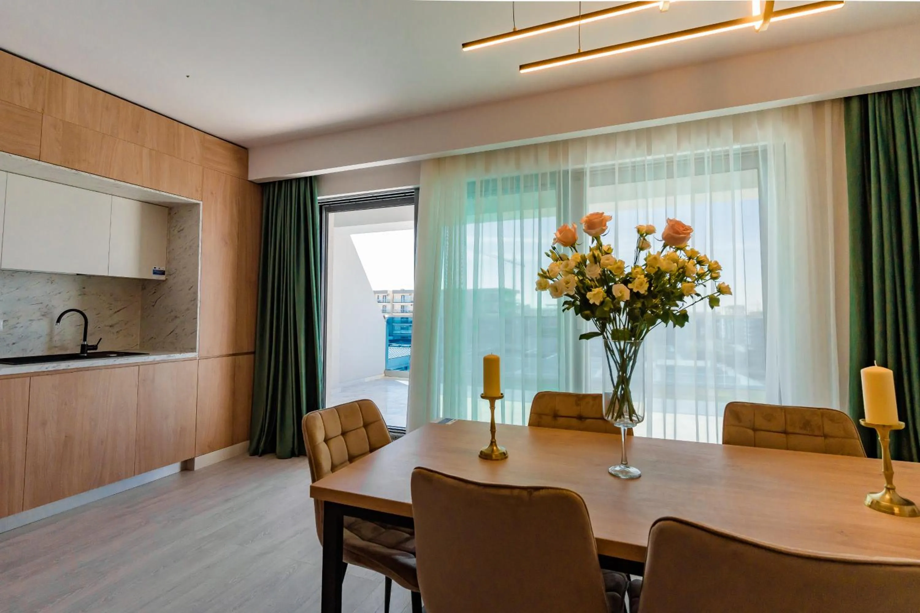 Kitchen or kitchenette in WAVE 4 Apartments Mamaia Nord