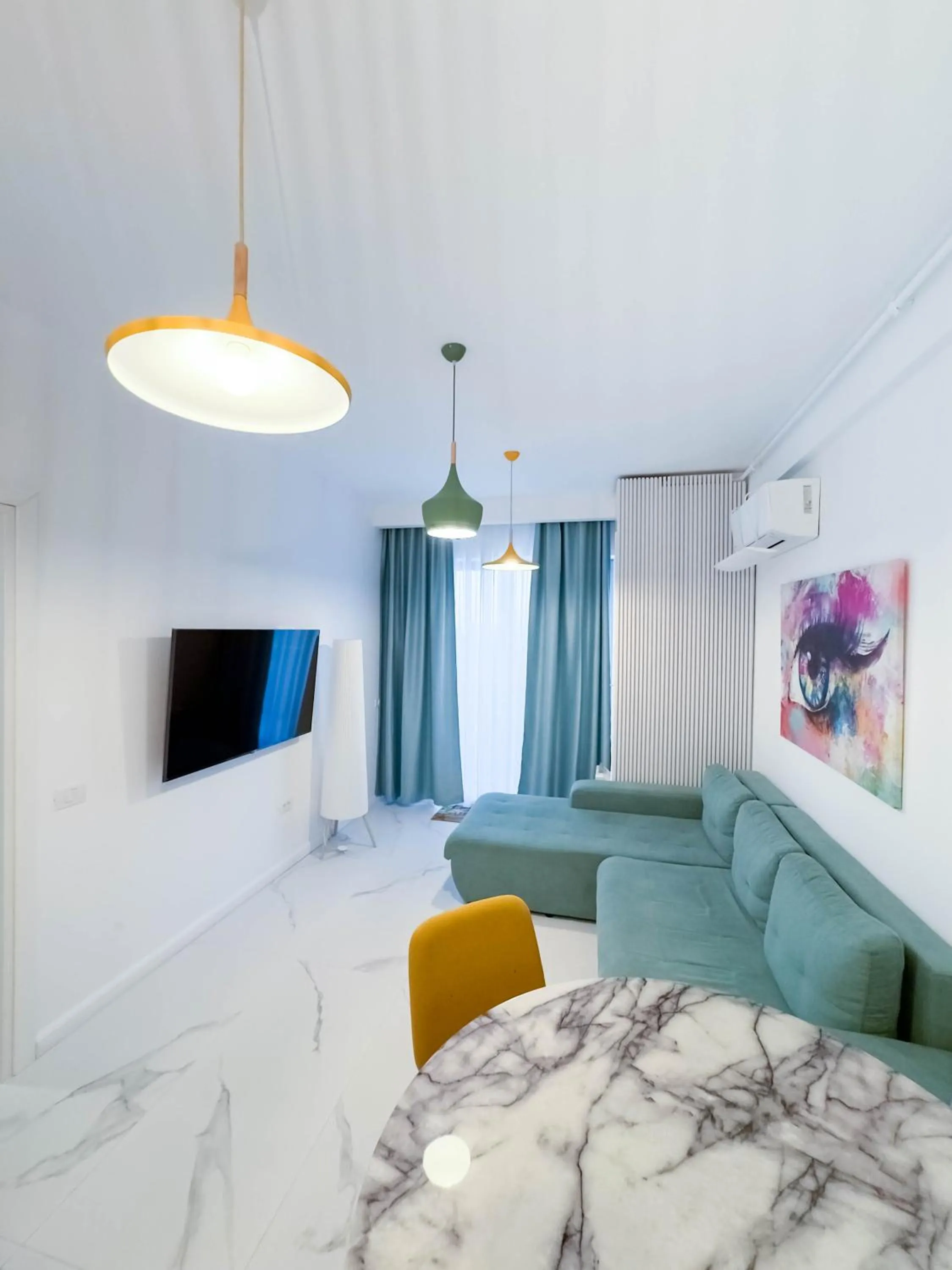TV and multimedia in WAVE 4 Apartments Mamaia Nord