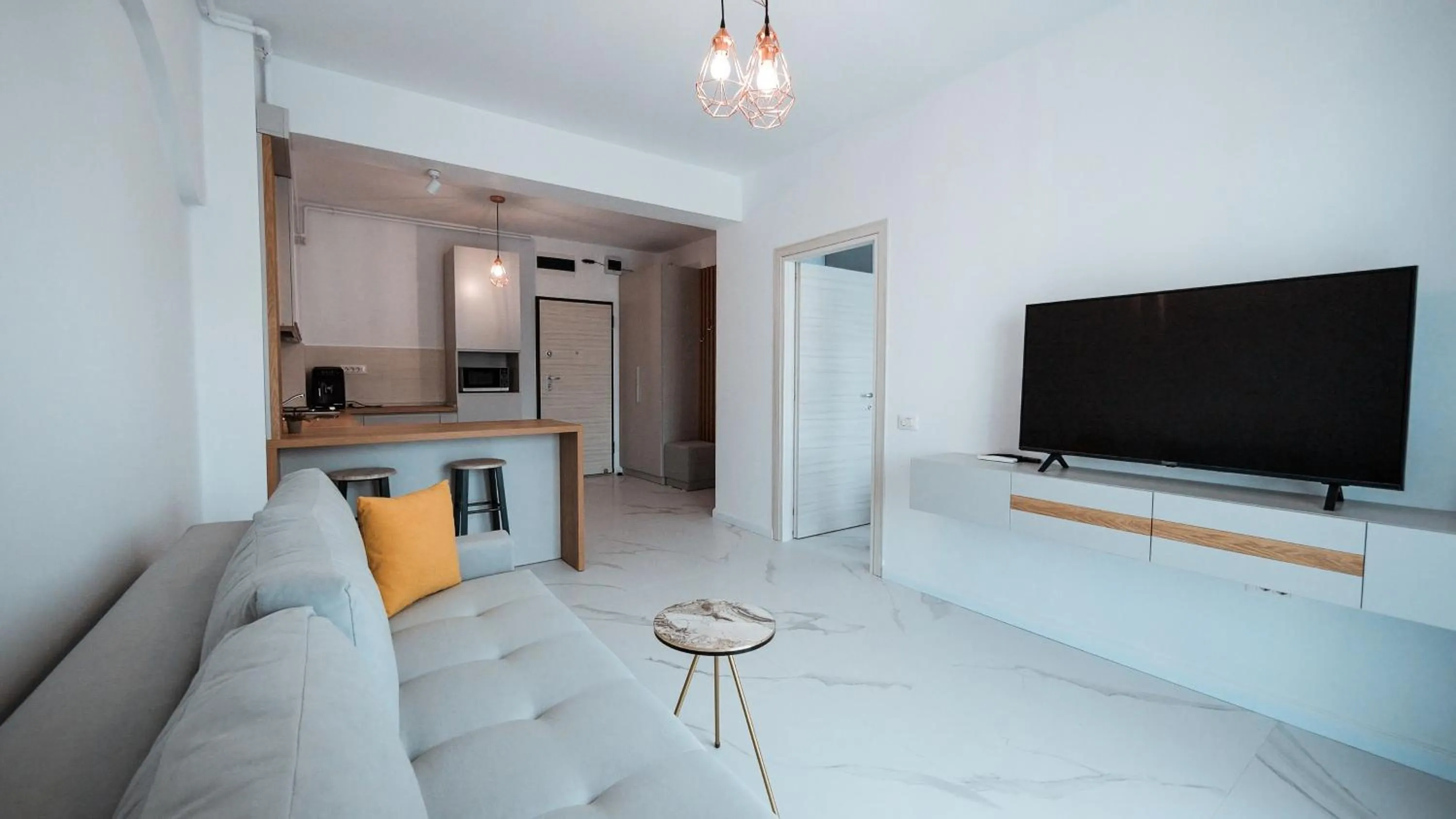 TV and multimedia in WAVE 4 Apartments Mamaia Nord