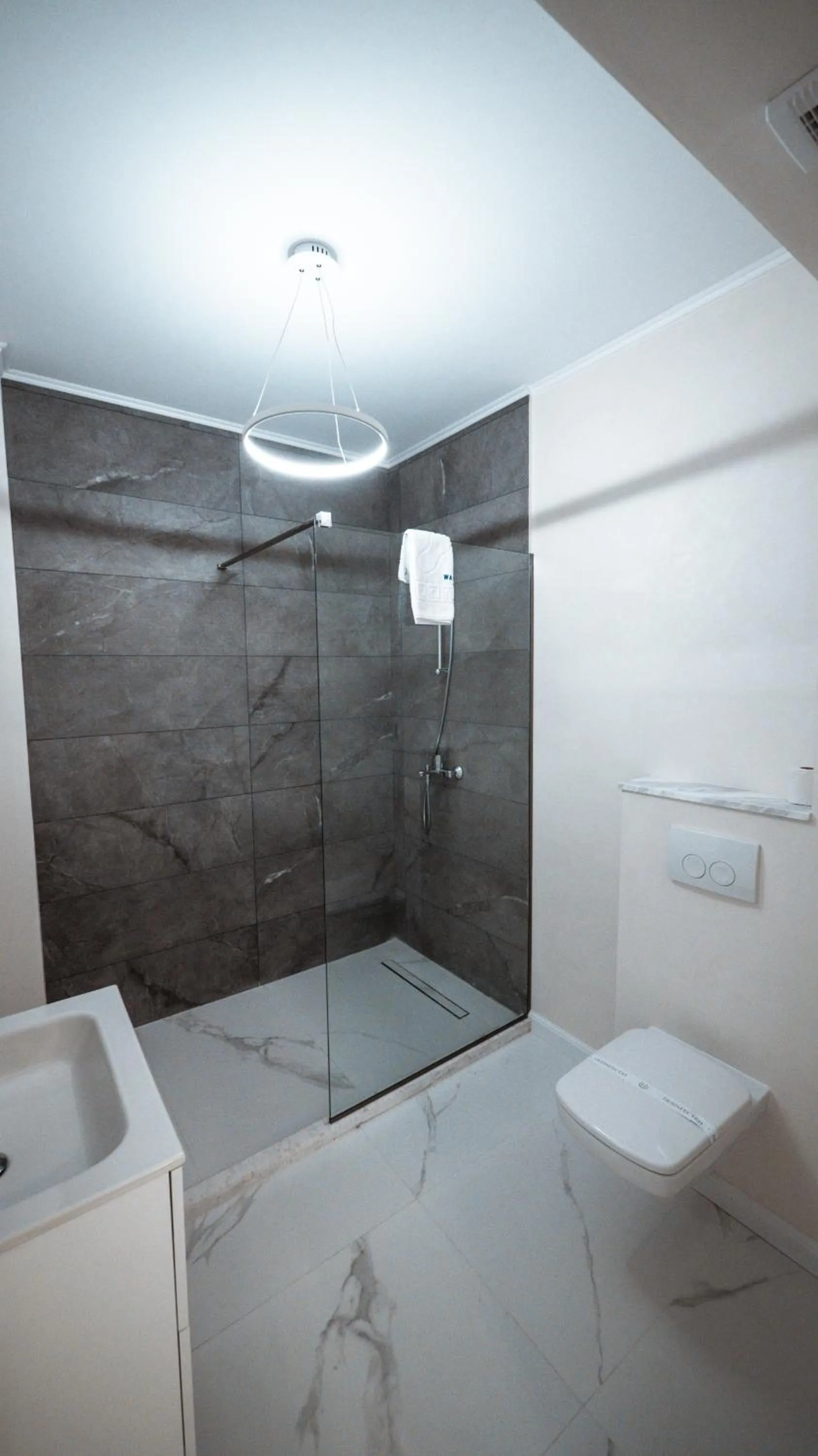 Bathroom in WAVE 4 Apartments Mamaia Nord