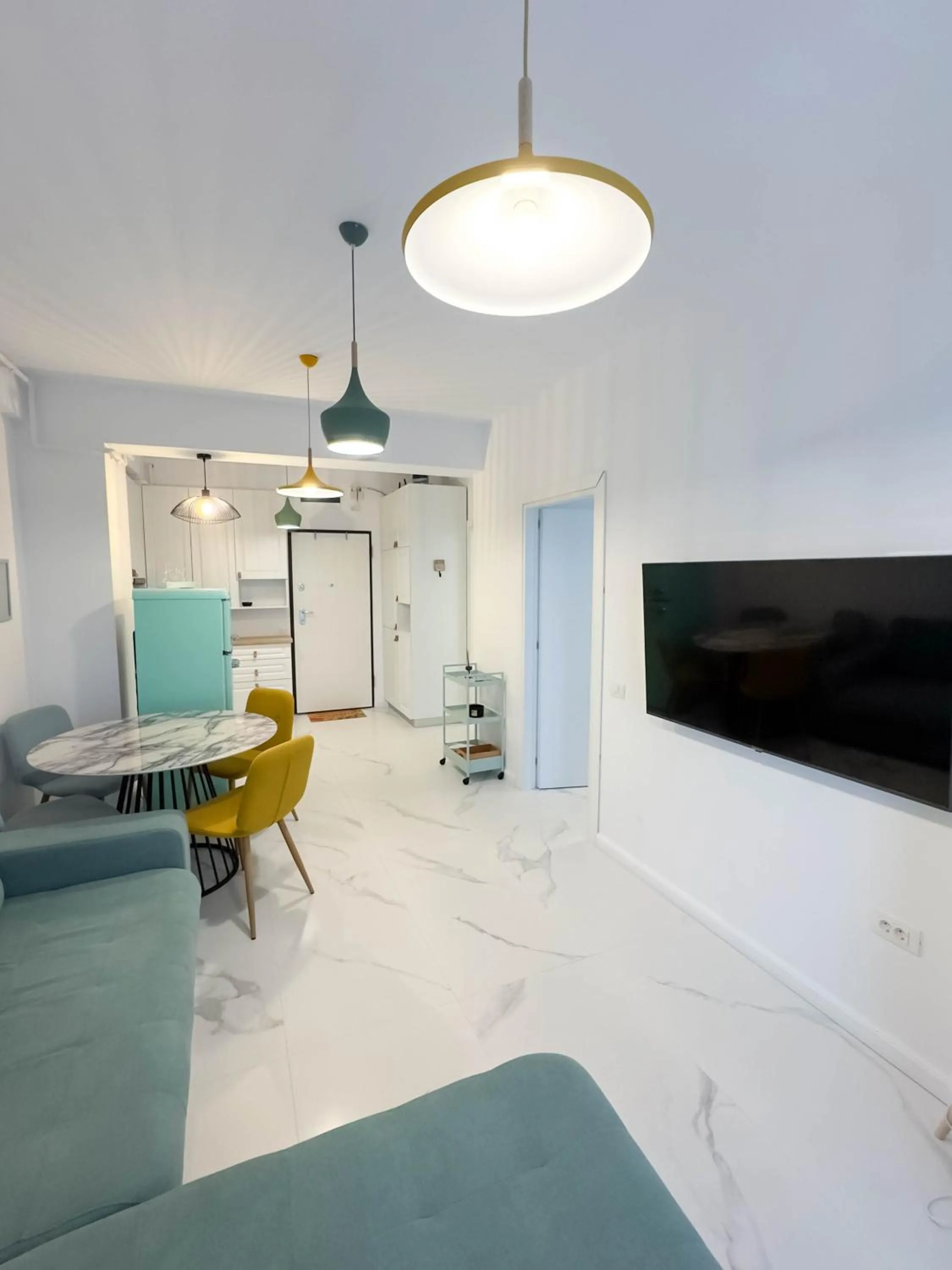 TV and multimedia in WAVE 4 Apartments Mamaia Nord