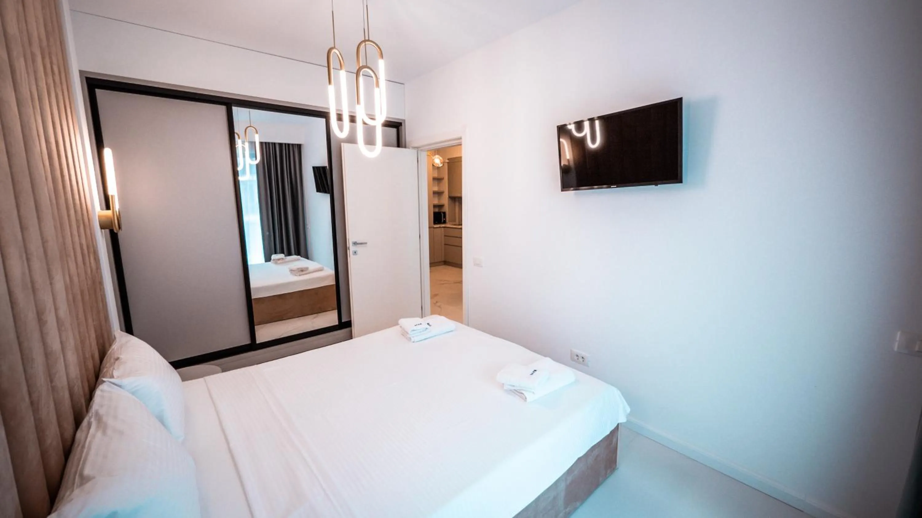 Bedroom, Bed in WAVE 4 Apartments Mamaia Nord