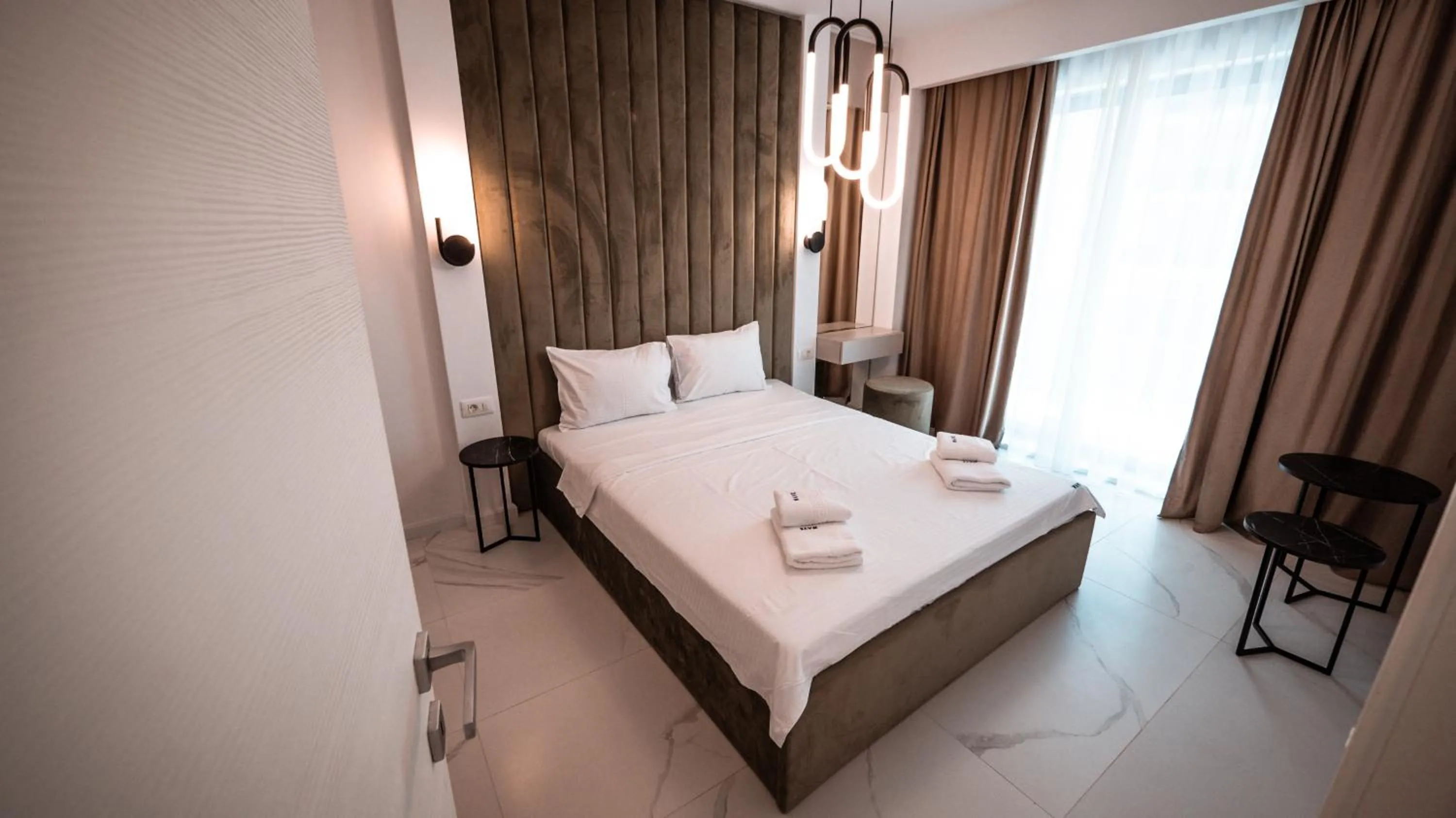 Bedroom, Bed in WAVE 4 Apartments Mamaia Nord