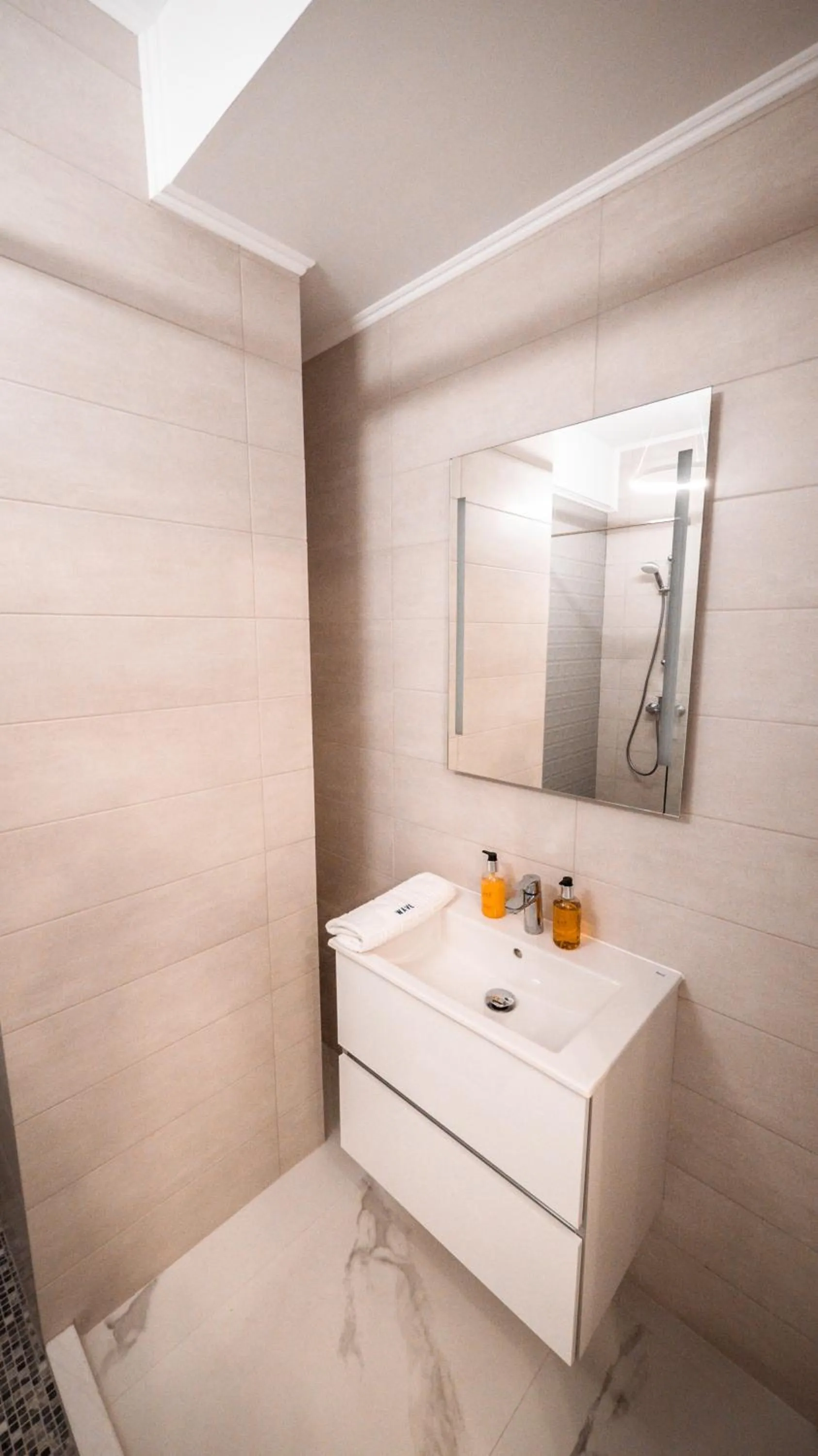 Bathroom in WAVE 4 Apartments Mamaia Nord