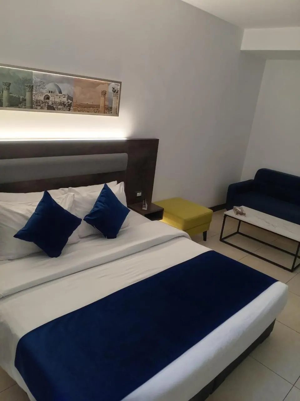 View (from property/room), Bed in Liv Weibdeh Hotel Suites