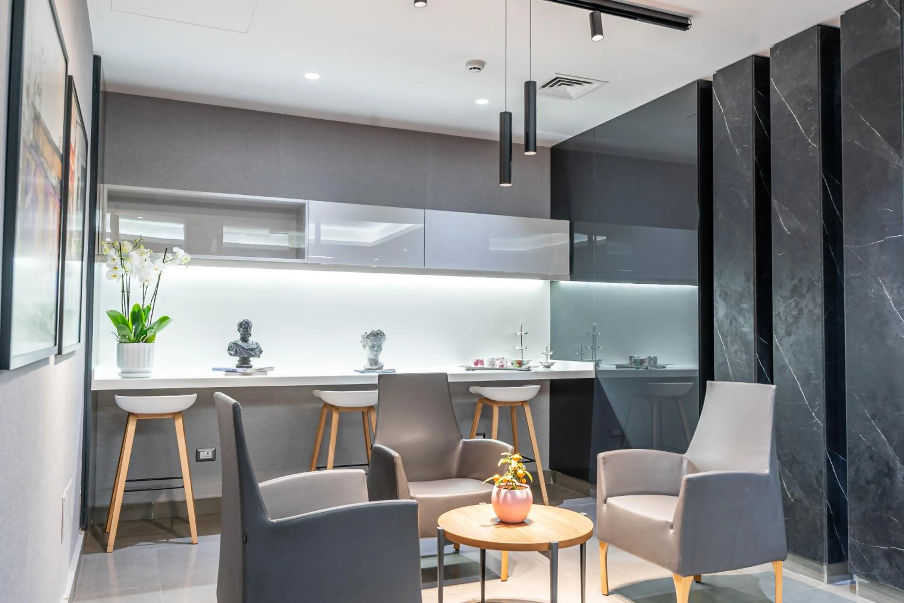 Lobby or reception in Liv Weibdeh Hotel Suites