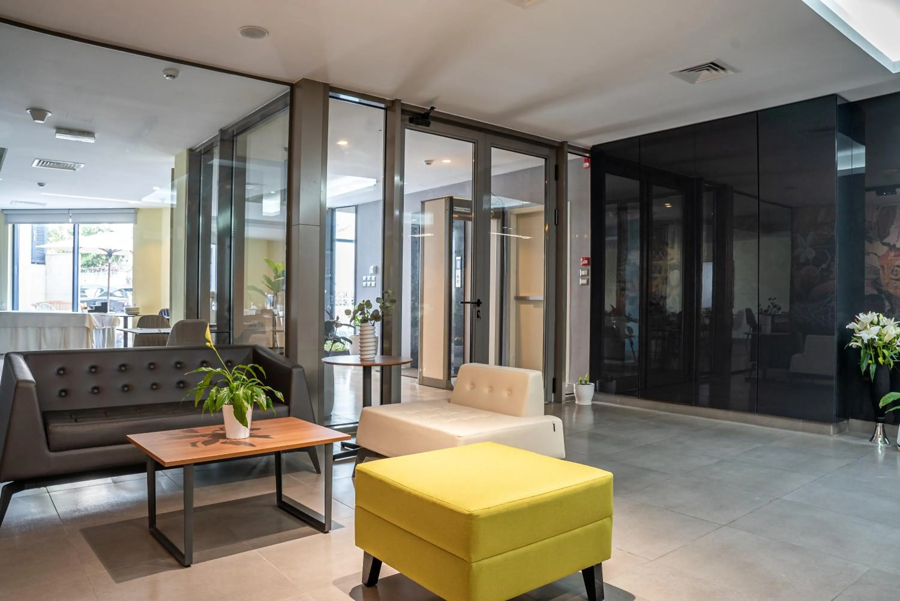 Lobby or reception in Liv Weibdeh Hotel Suites