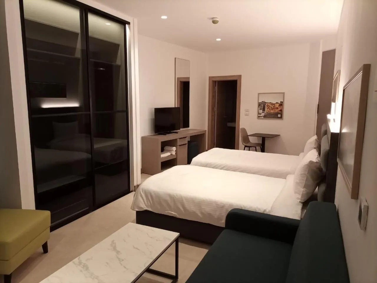 Bed in Liv Weibdeh Hotel Suites