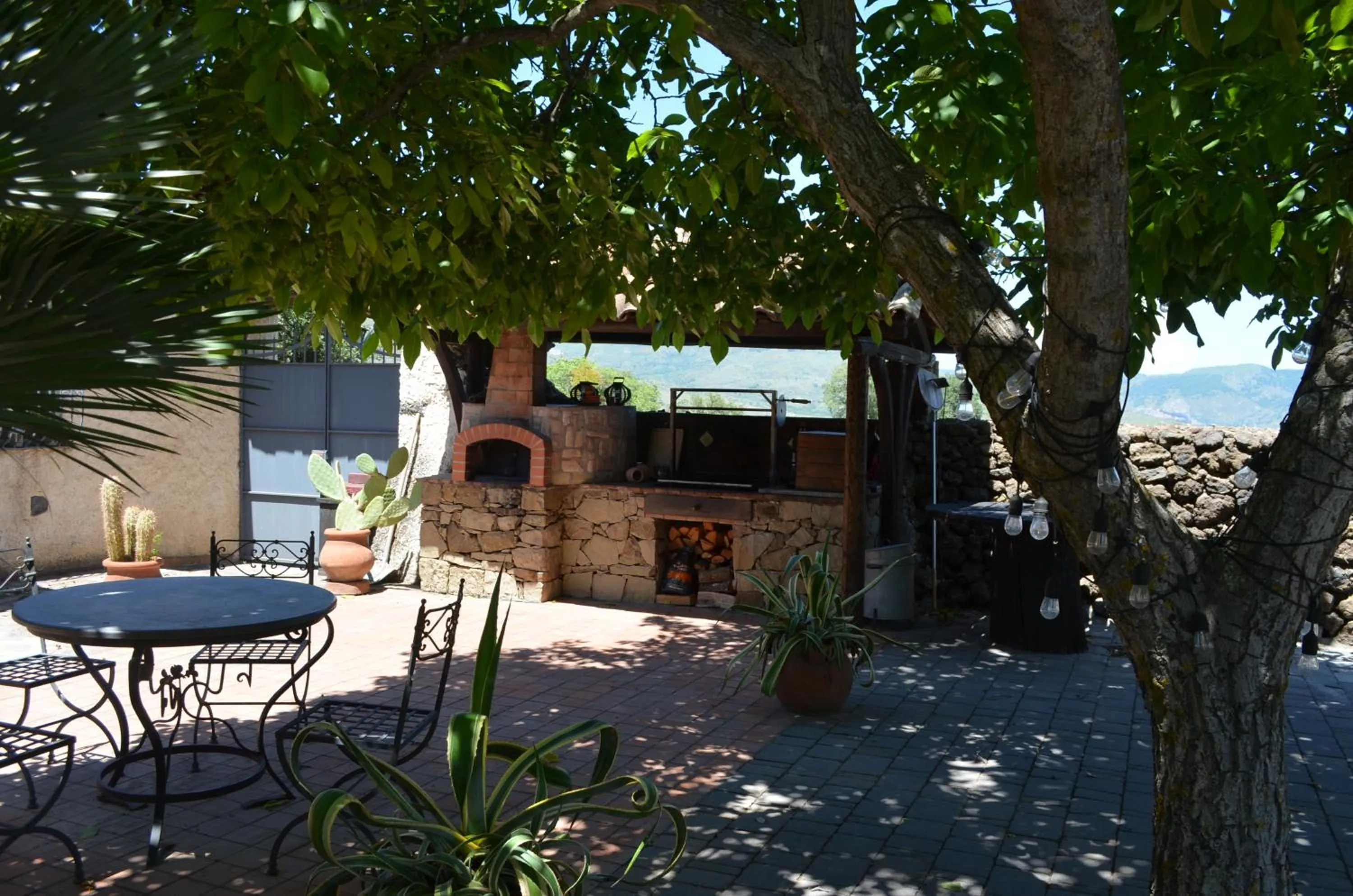 BBQ facilities in Villa VEDA