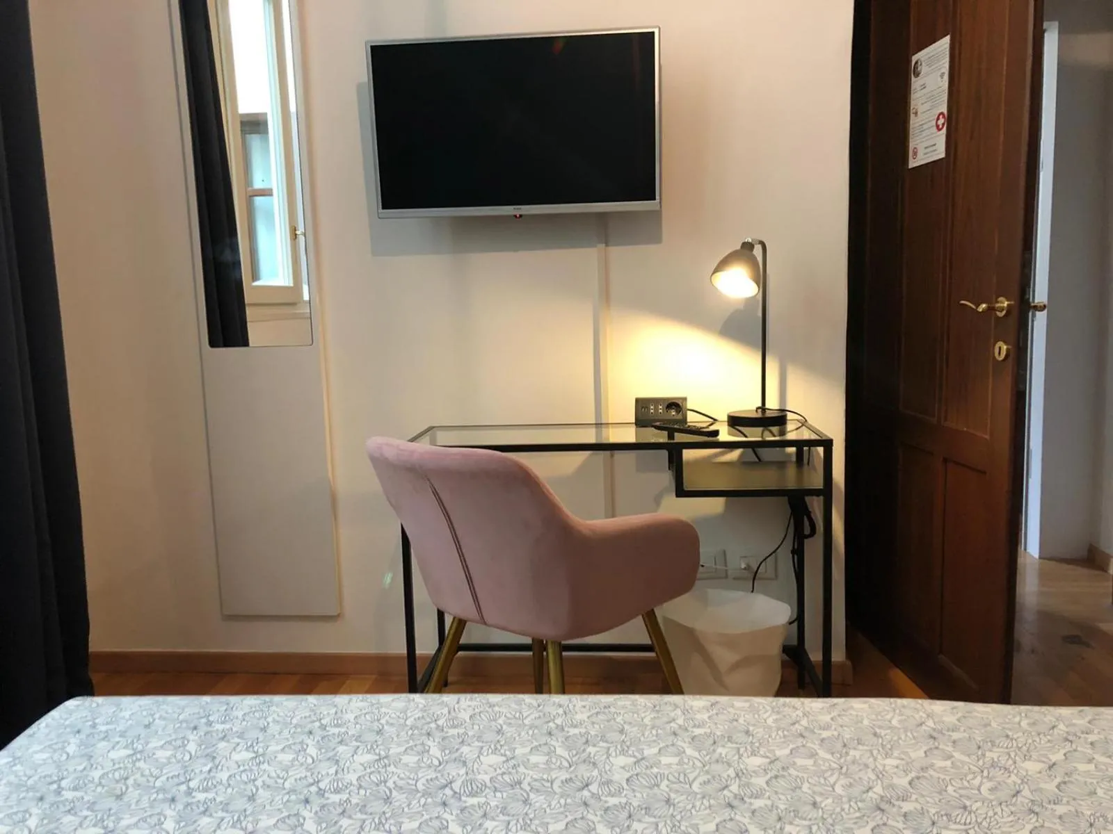 TV and multimedia, Bed in House of Trento - NO Reception