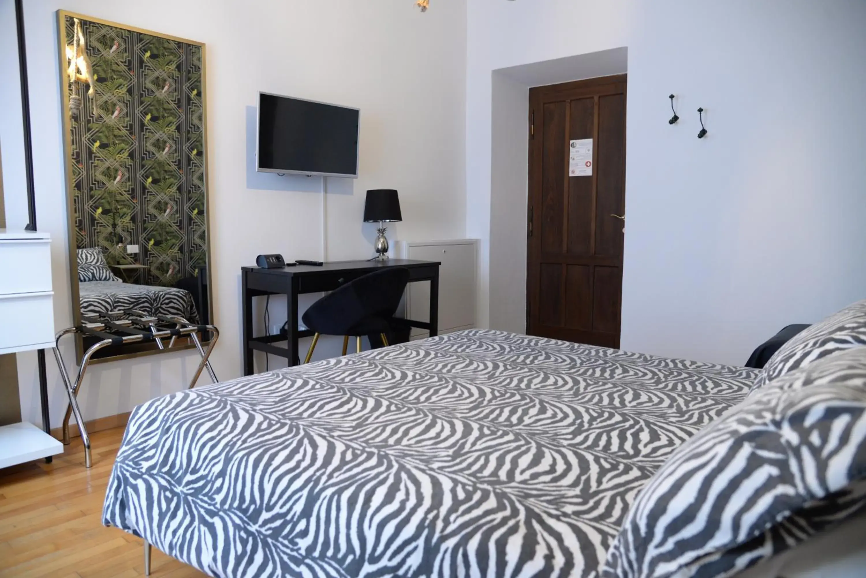 Double Room with Private Bathroom in House of Trento - NO Reception Double Room with Private Bathroom in House of Trento - NO Reception