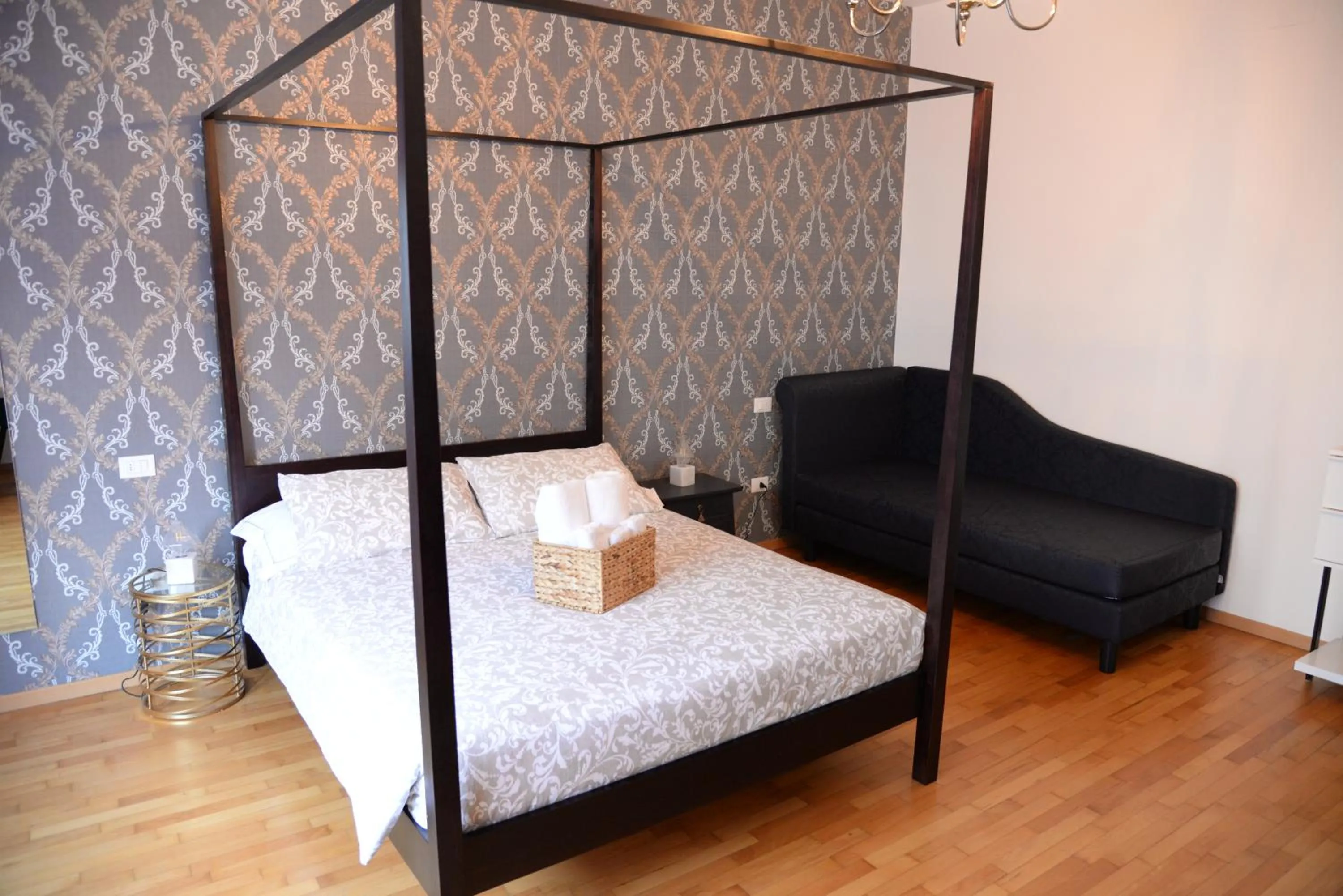 Bedroom, Bed in House of Trento - NO Reception