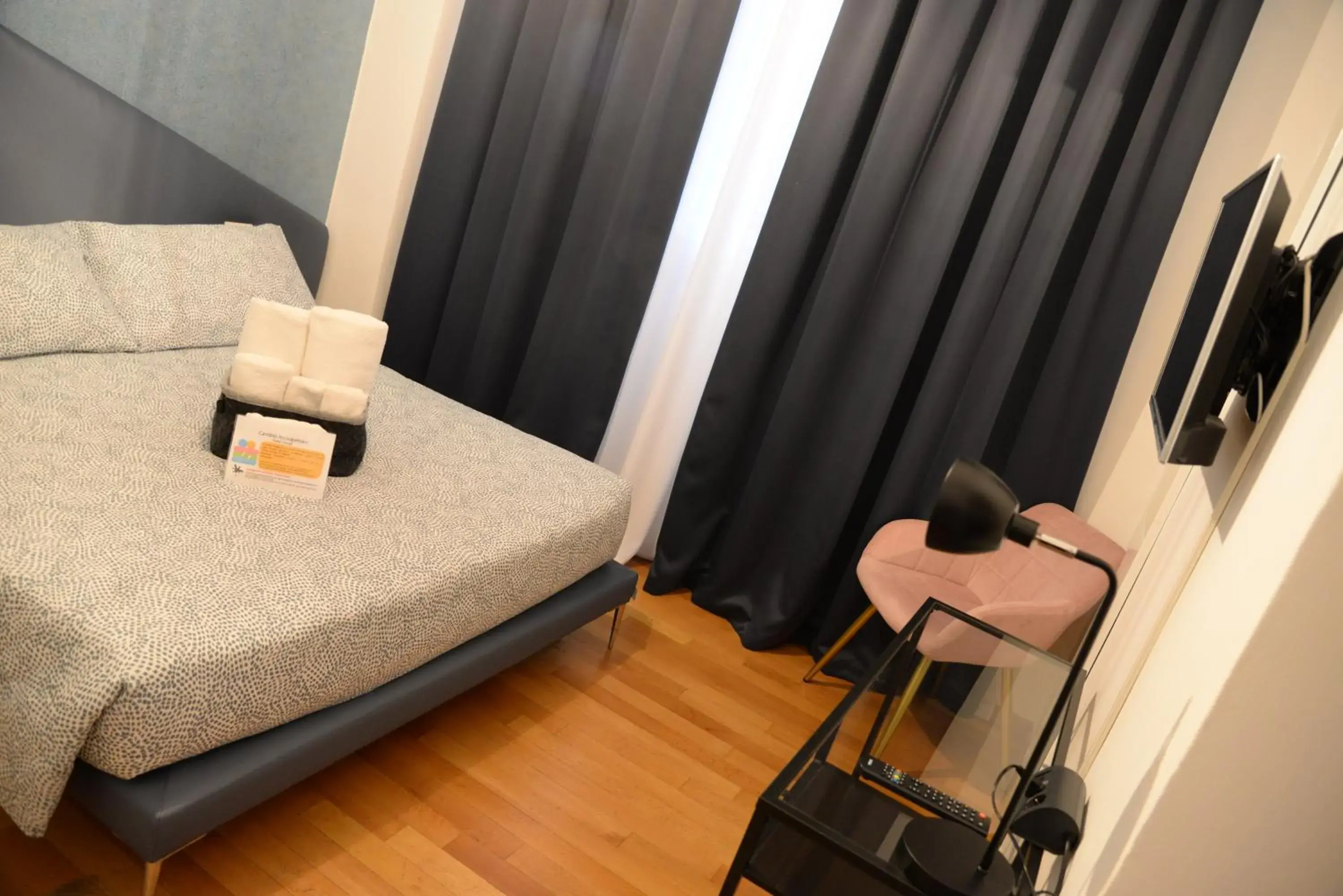 Standard Double Room with Shared Bathroom in House of Trento - NO Reception Standard Double Room with Shared Bathroom in House of Trento - NO Reception