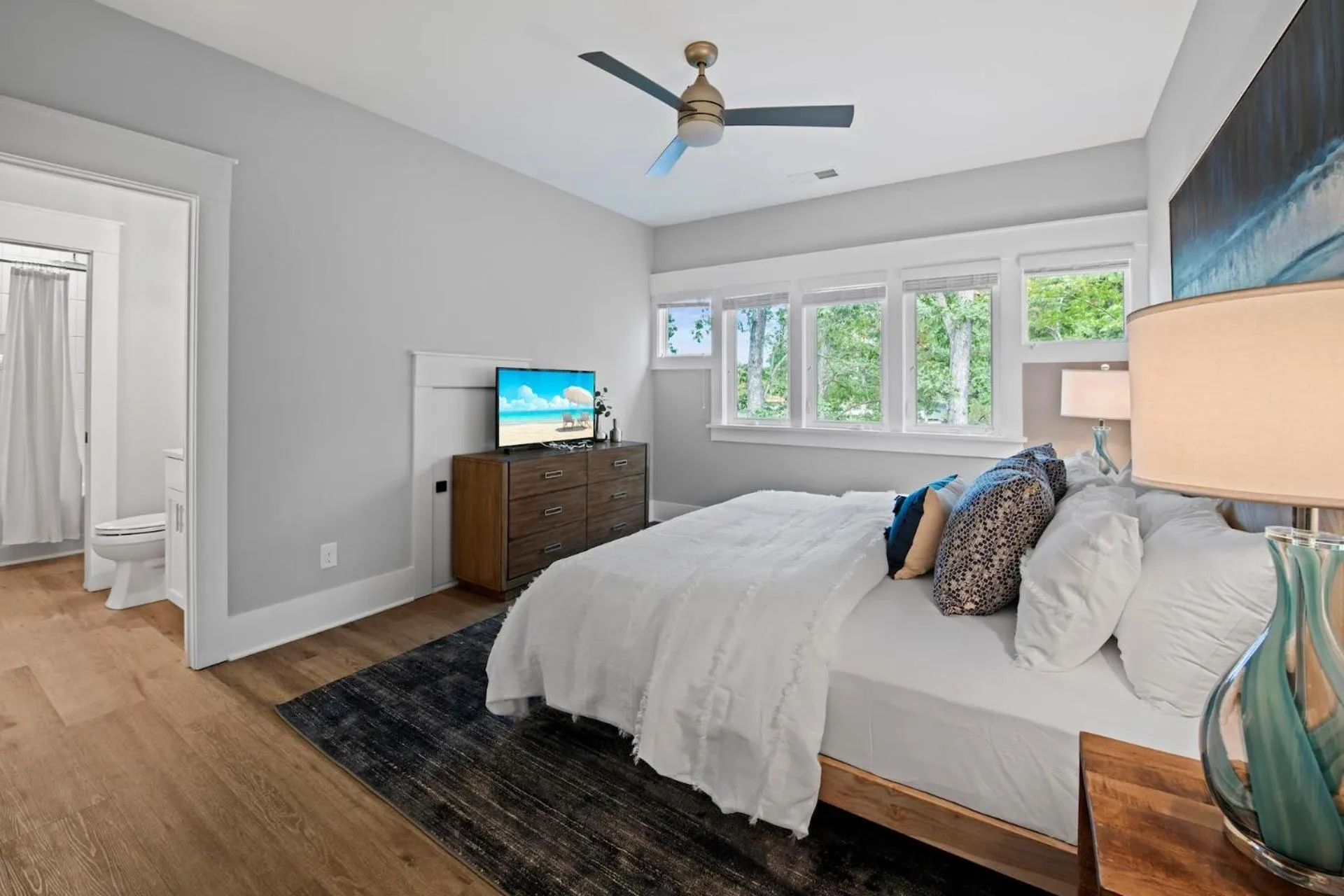 Bed in Hanesbee Escape