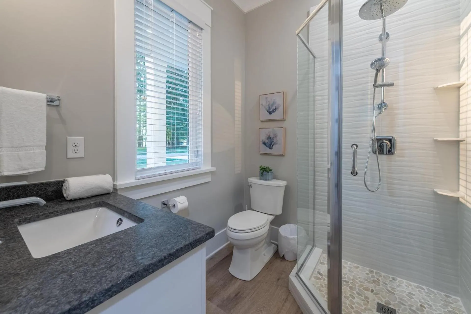 Bed in Hanesbee Escape