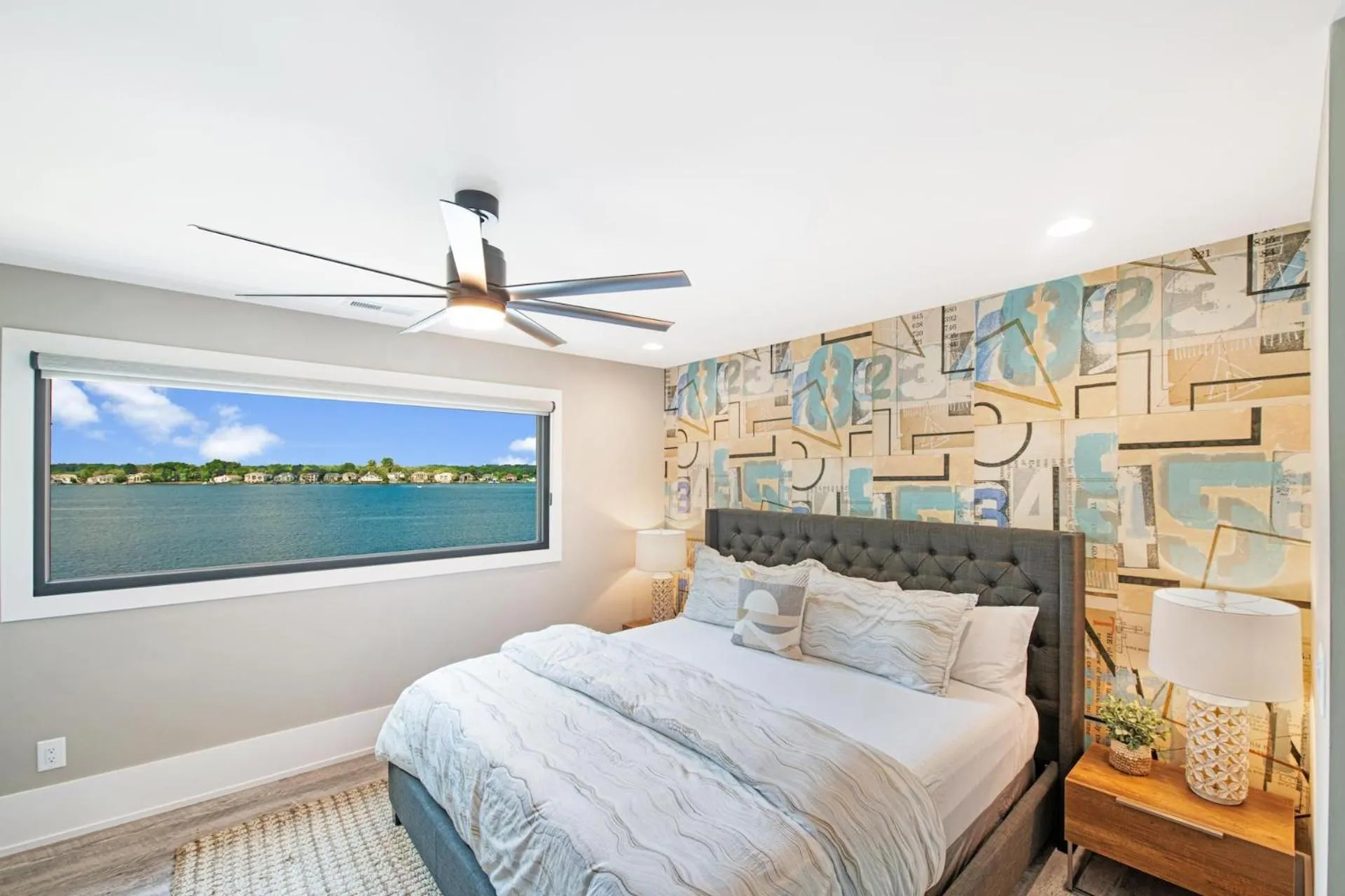 Bed in Sterling on Strawpocket