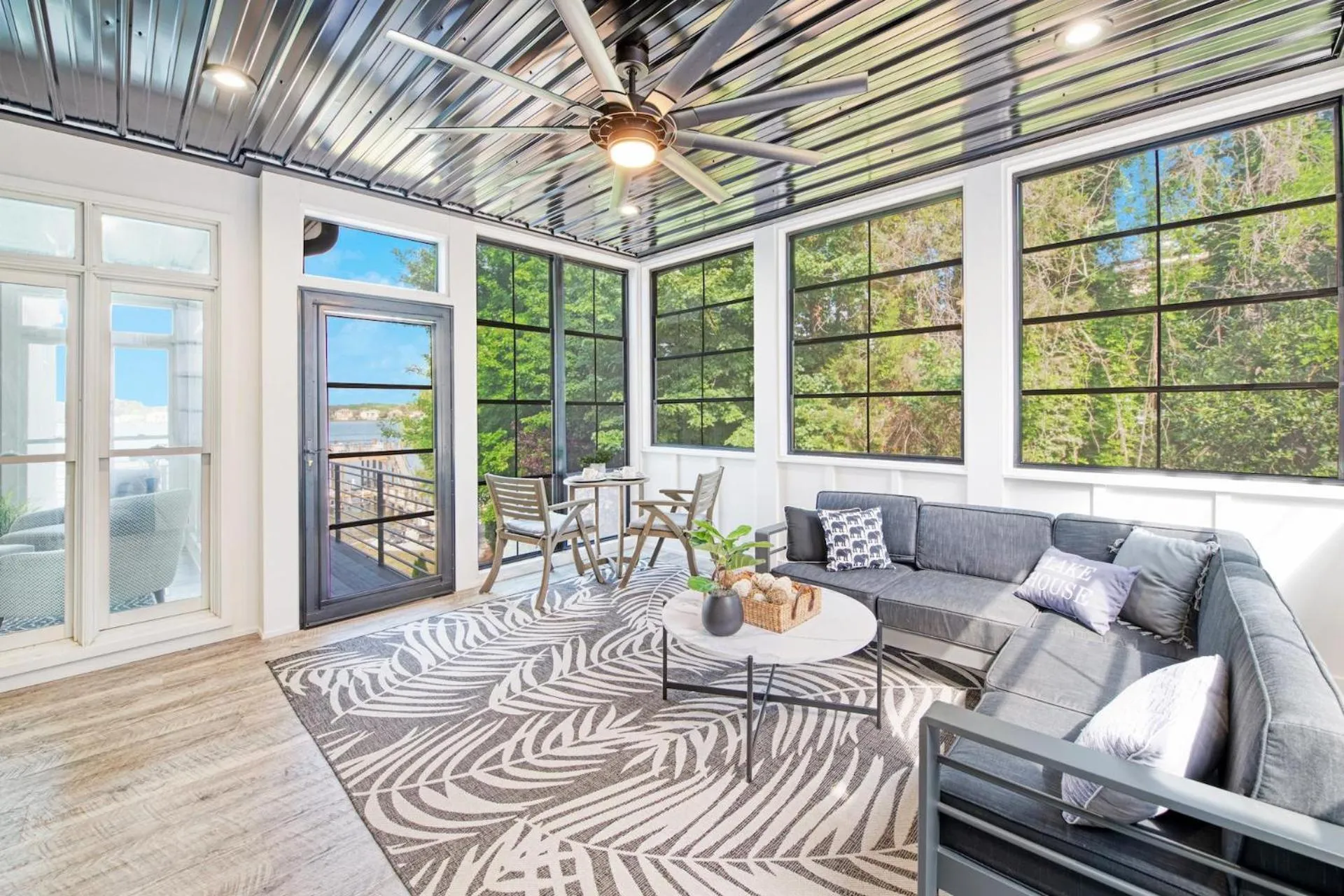 Sterling on Strawpocket