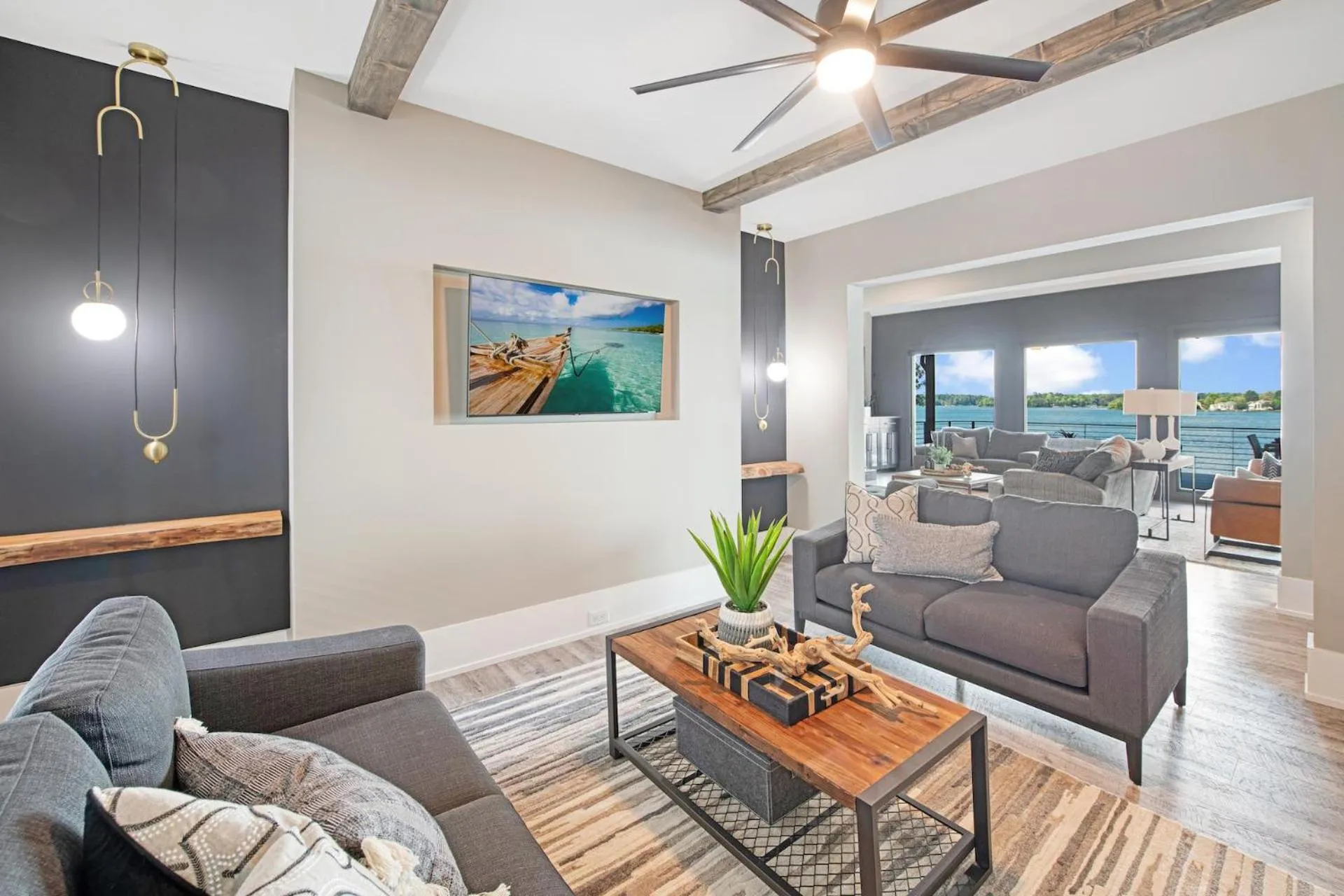 Sterling on Strawpocket