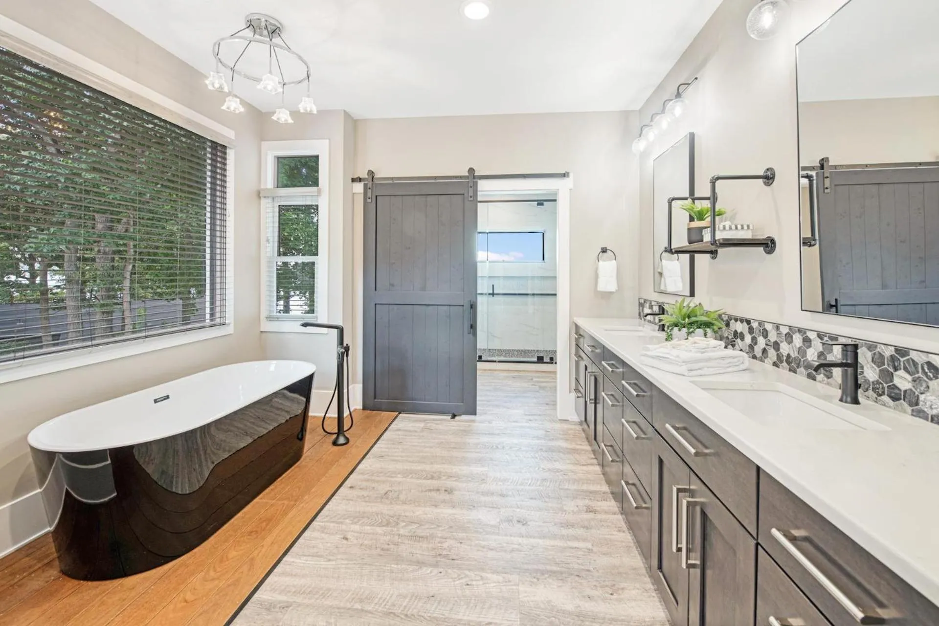 Sterling on Strawpocket