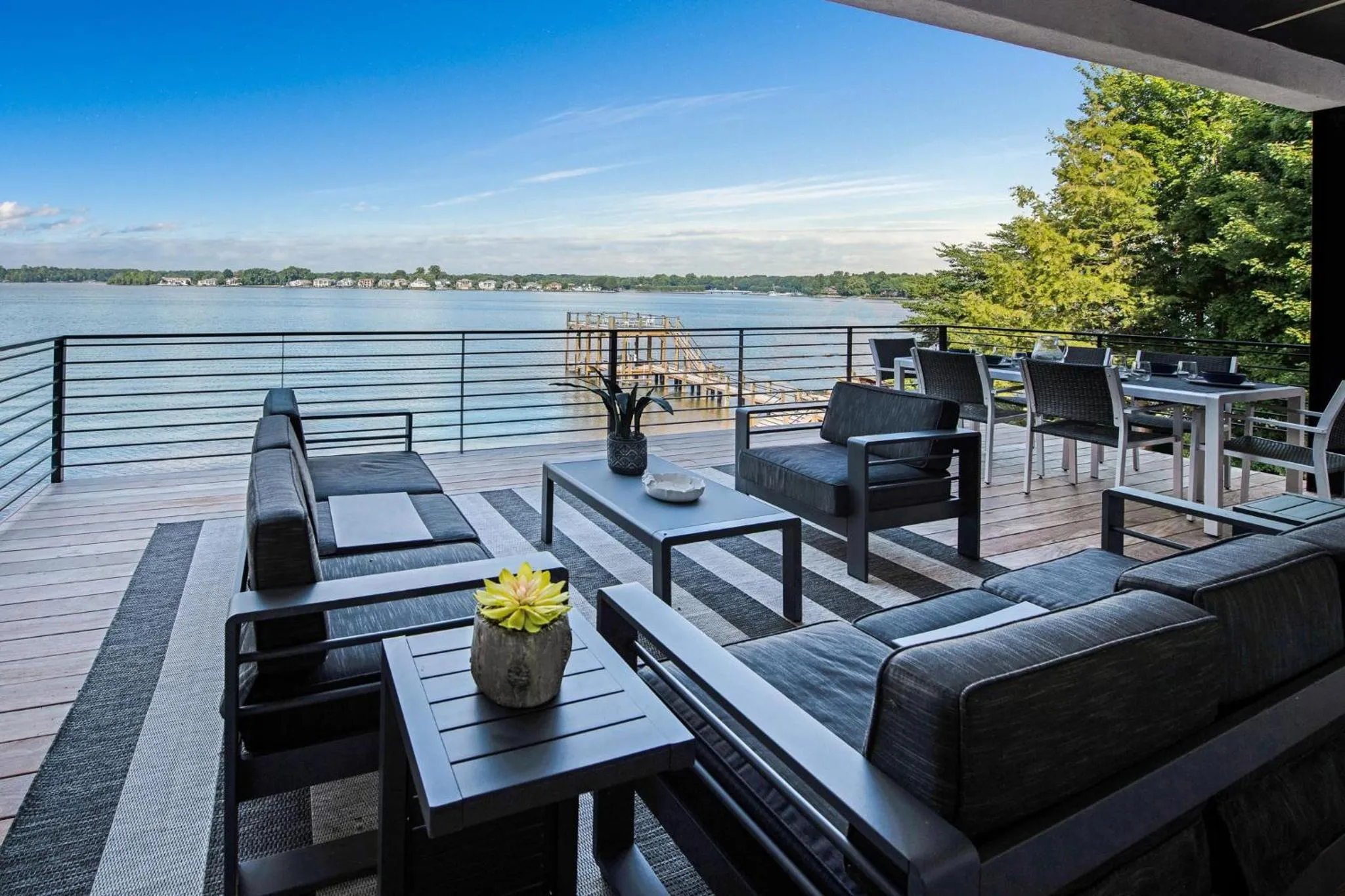 Sterling on Strawpocket