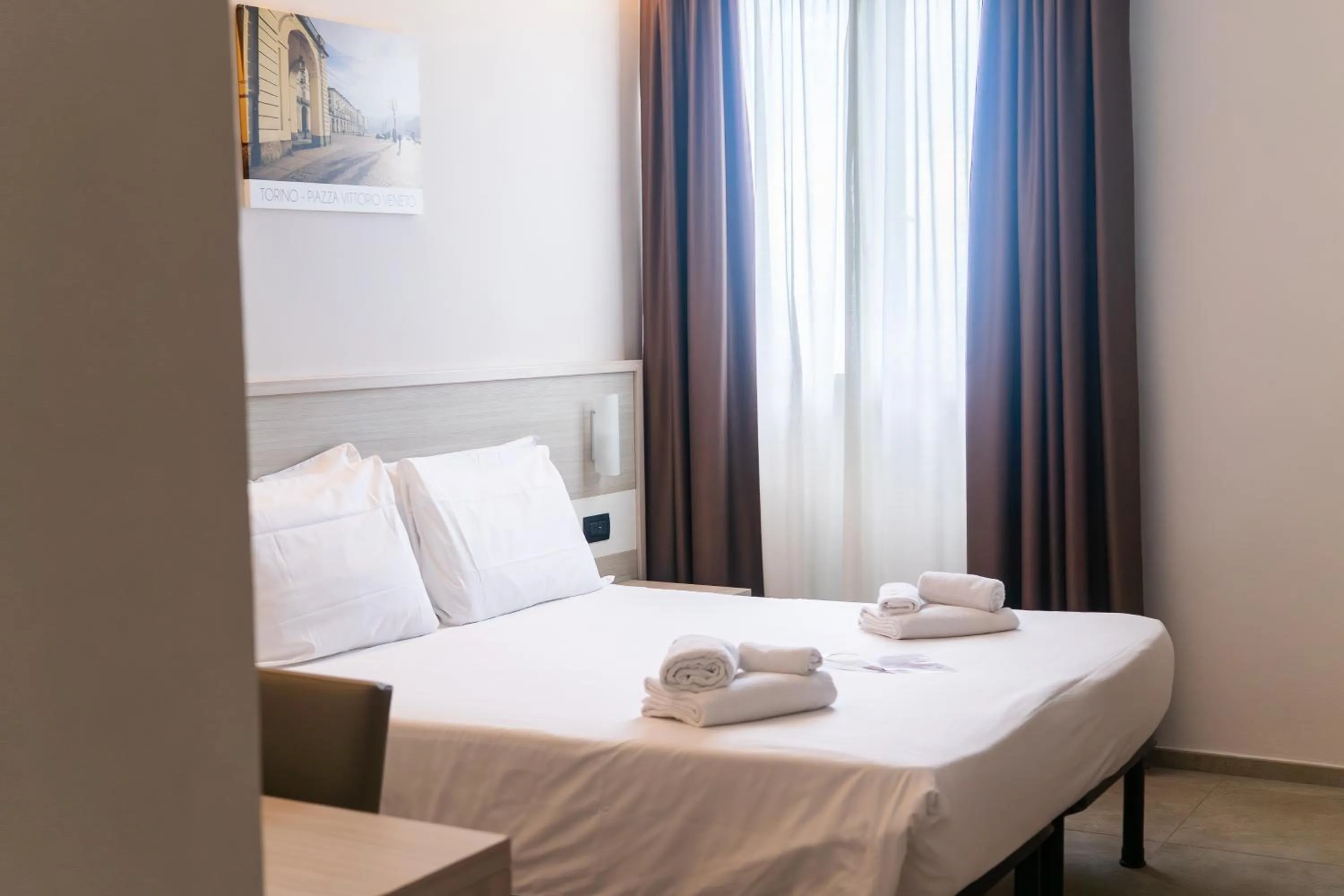 Bed in Best Quality Hotel La Darsena