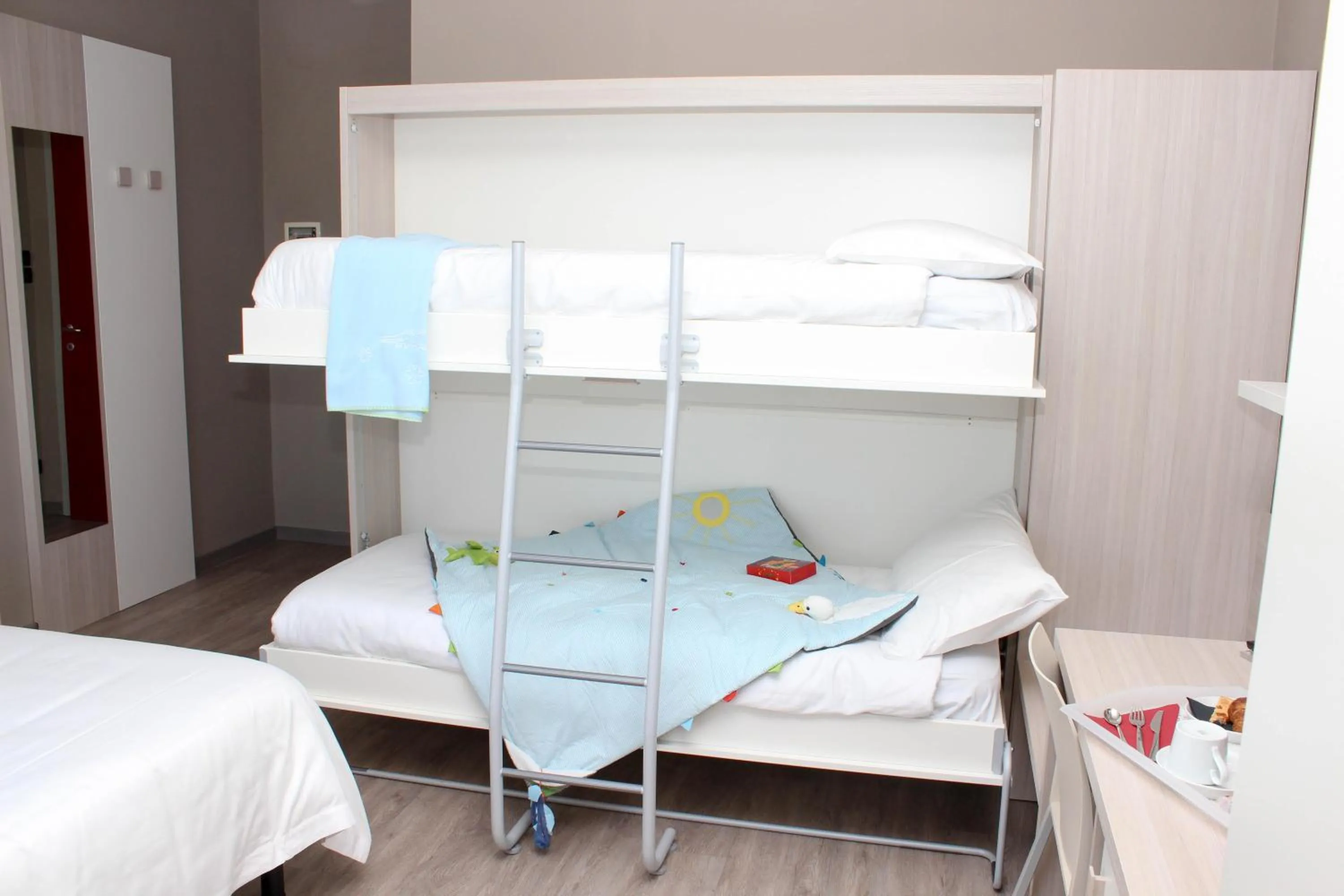 bunk bed, Bed in Best Quality Hotel La Darsena