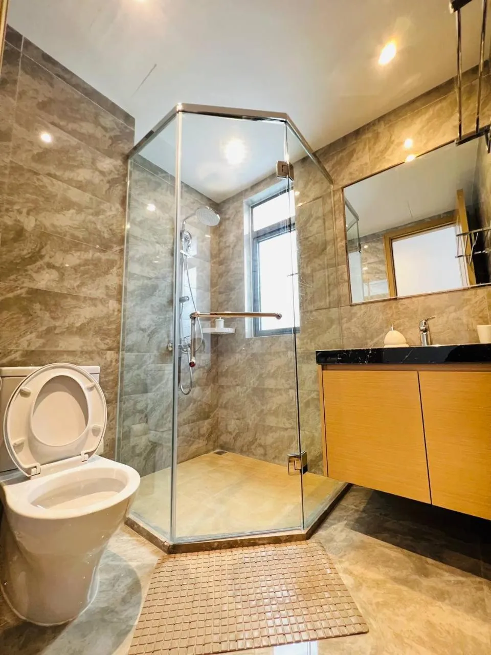 R&F PRINCESS COVE by ANJU