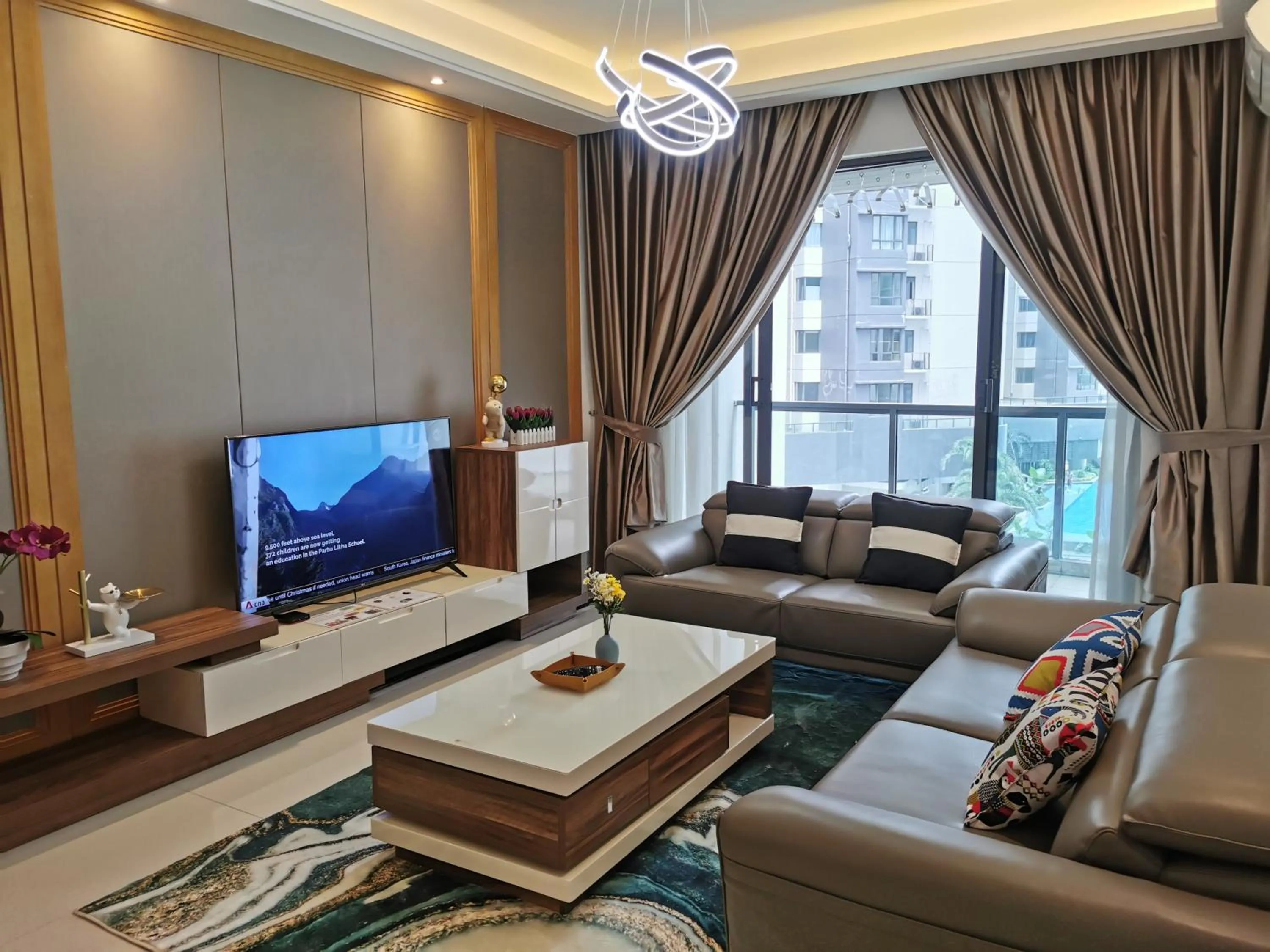 Living room in R&F PRINCESS COVE by ANJU