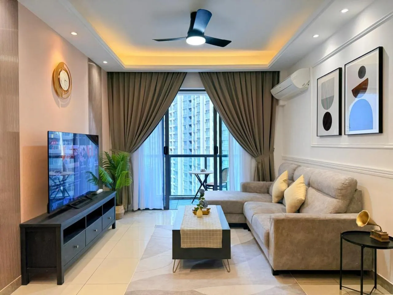 R&F PRINCESS COVE by ANJU