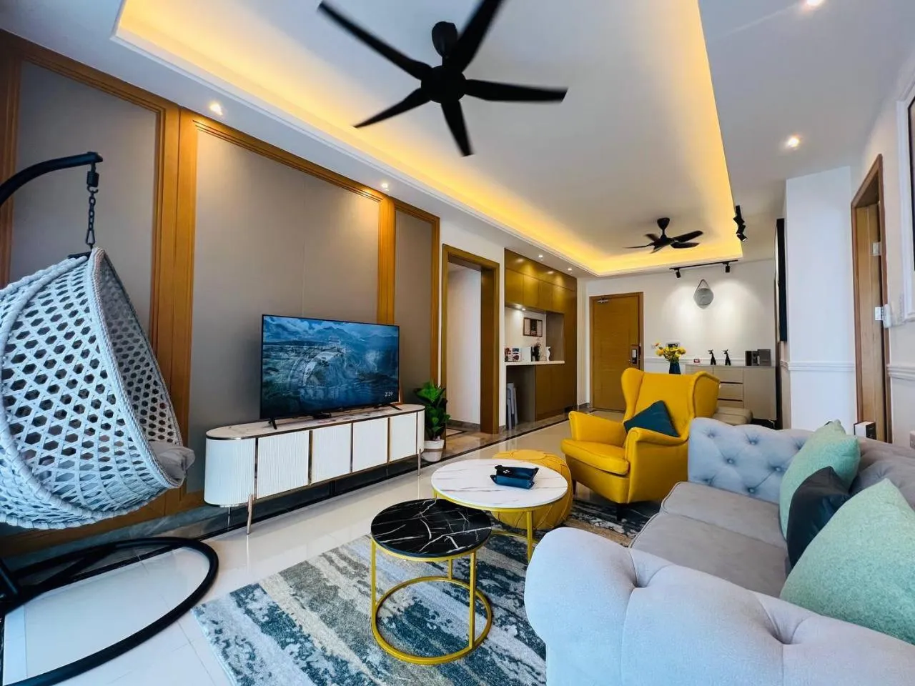 R&F PRINCESS COVE by ANJU