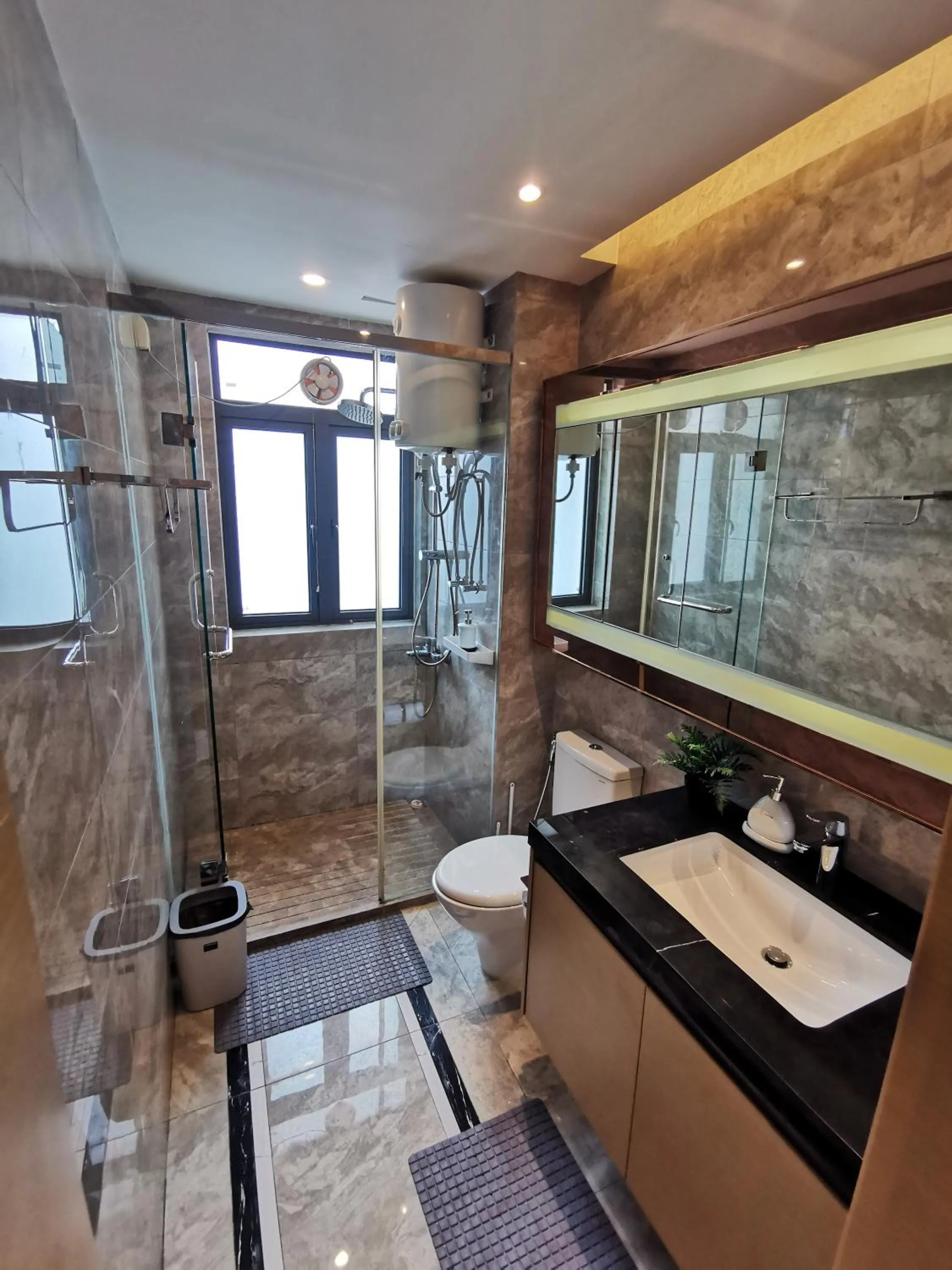 R&F PRINCESS COVE by ANJU